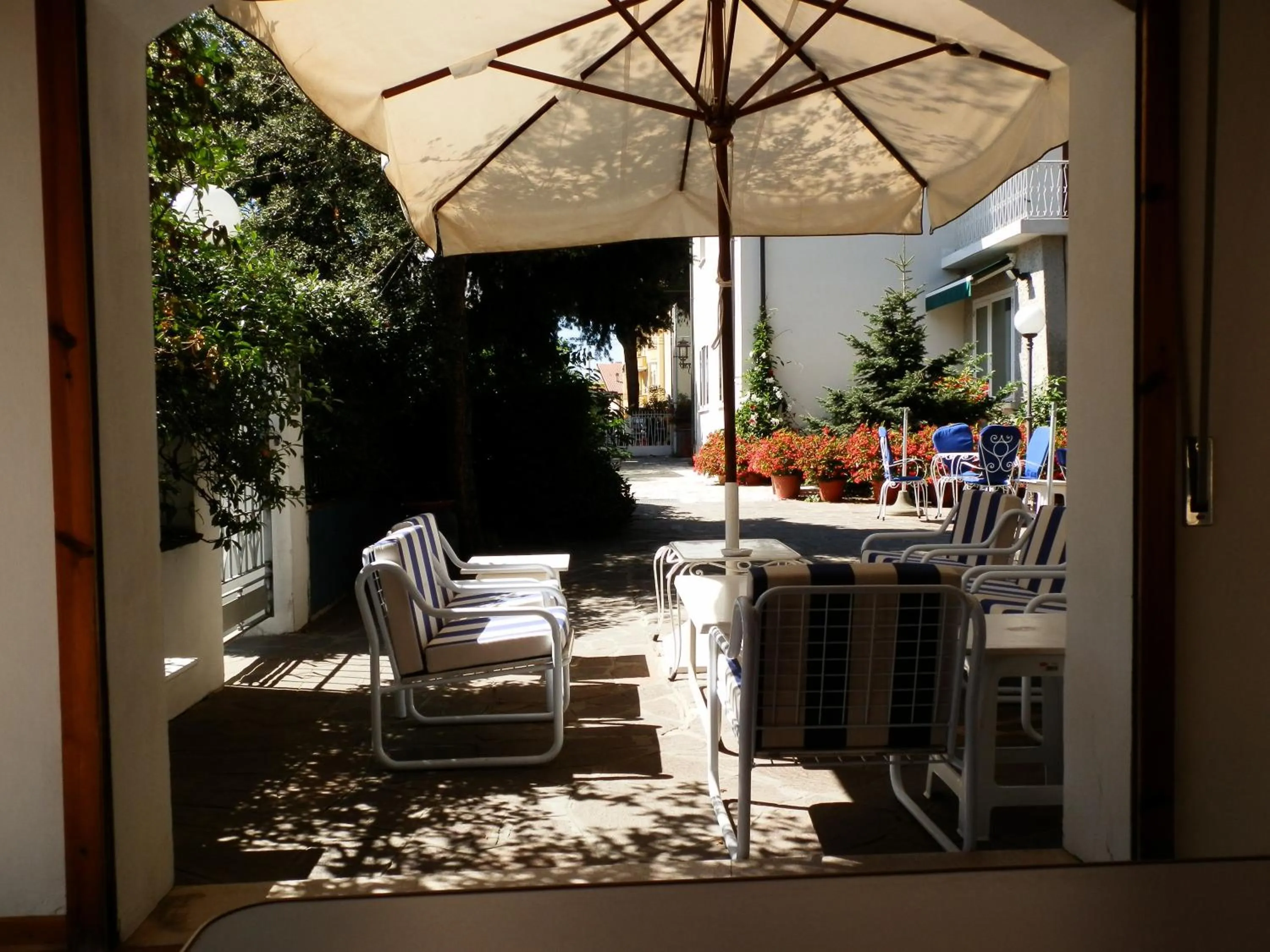 Facade/entrance in Hotel Nautic B&B