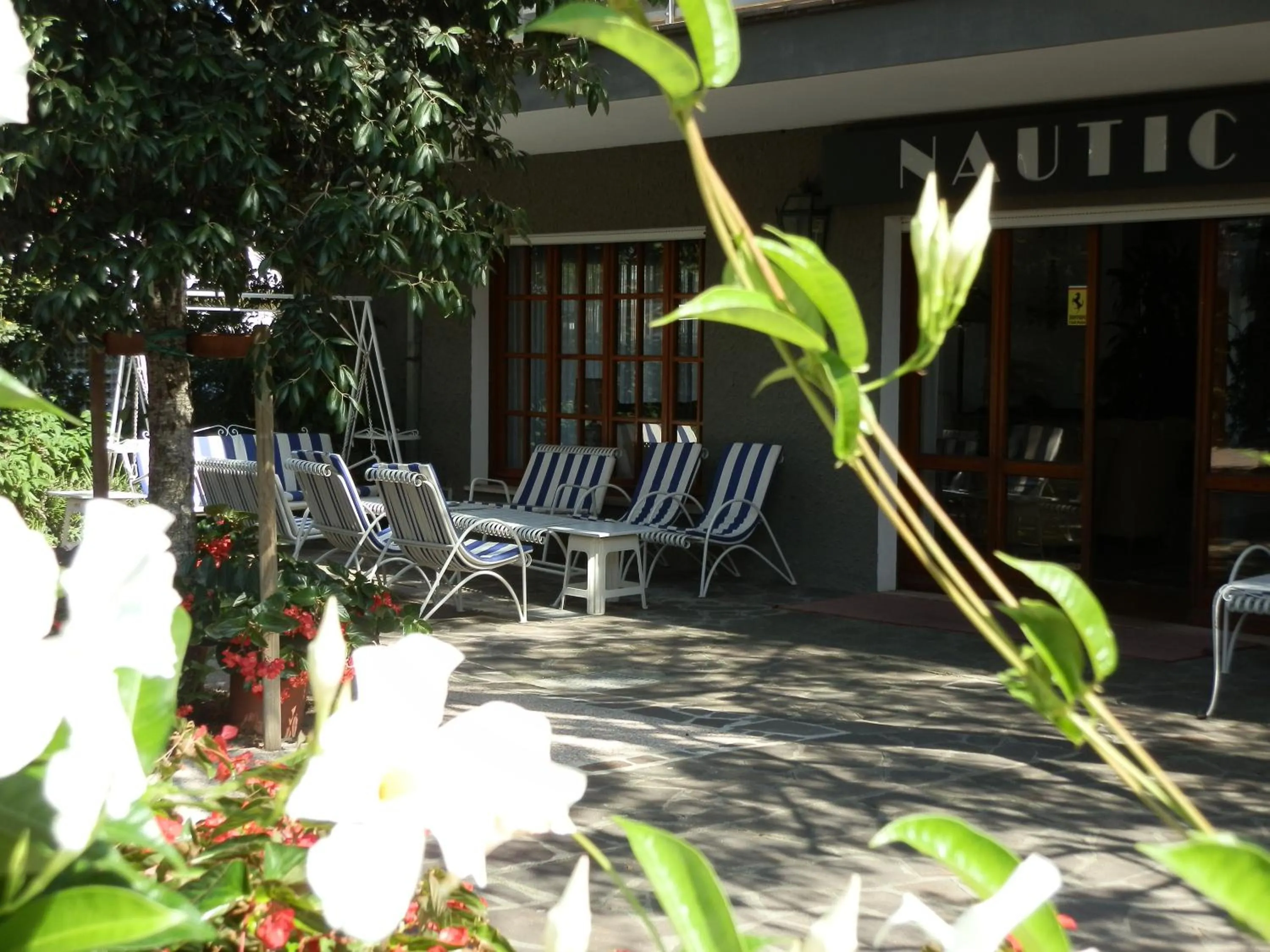 Facade/entrance in Hotel Nautic B&B