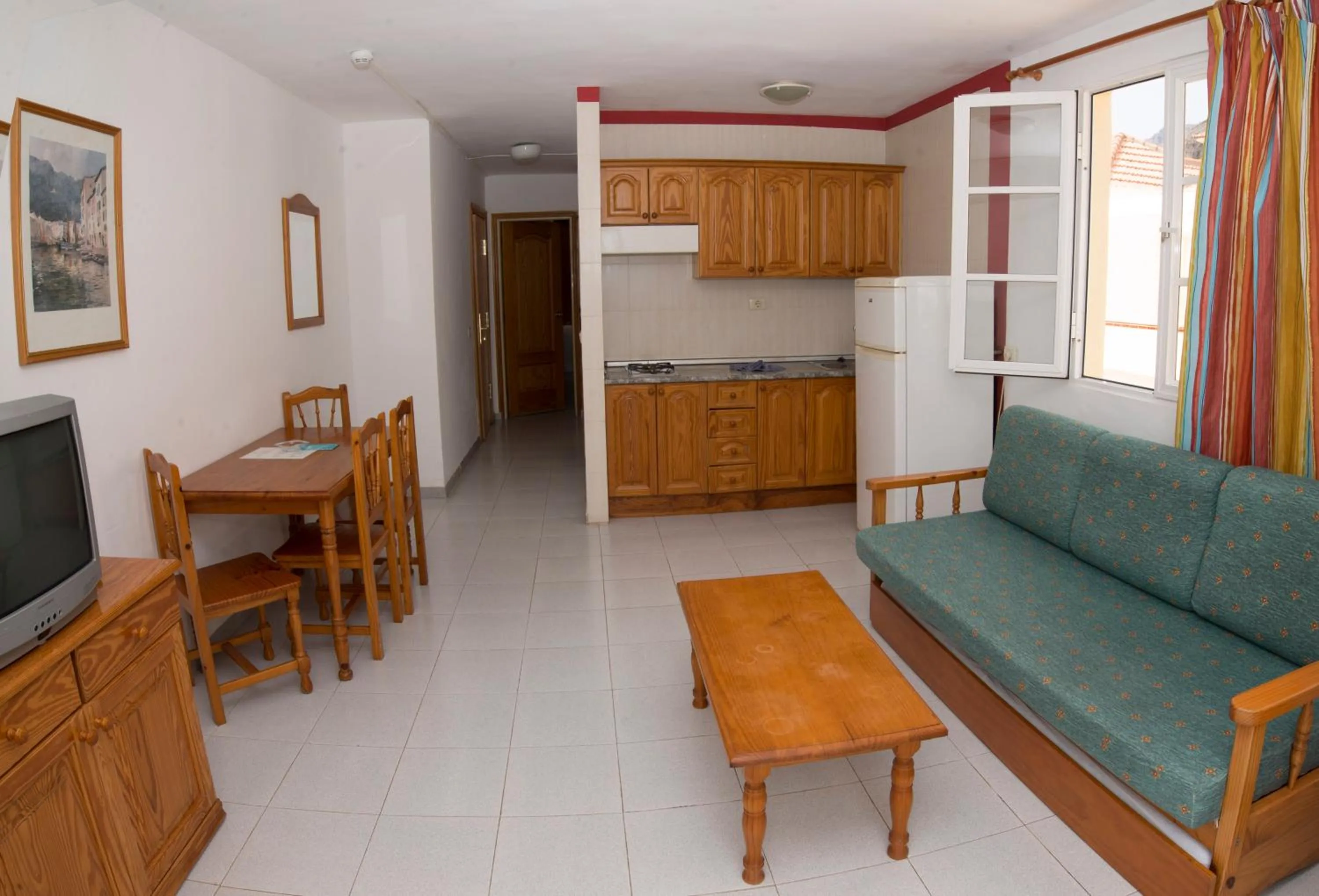Kitchen or kitchenette in Apartamentos Checkin Laurisilva