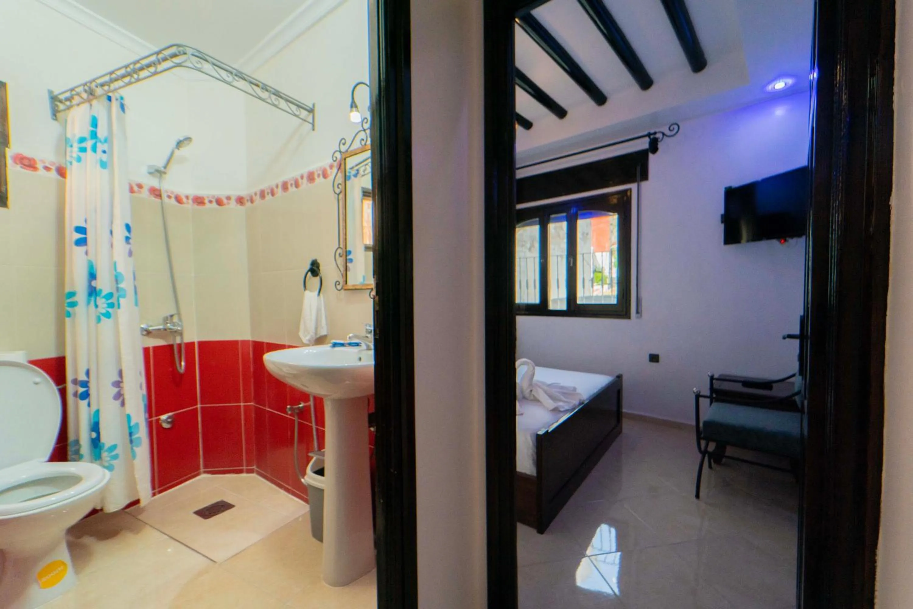 Shower in Maison d'hôtes Afassi