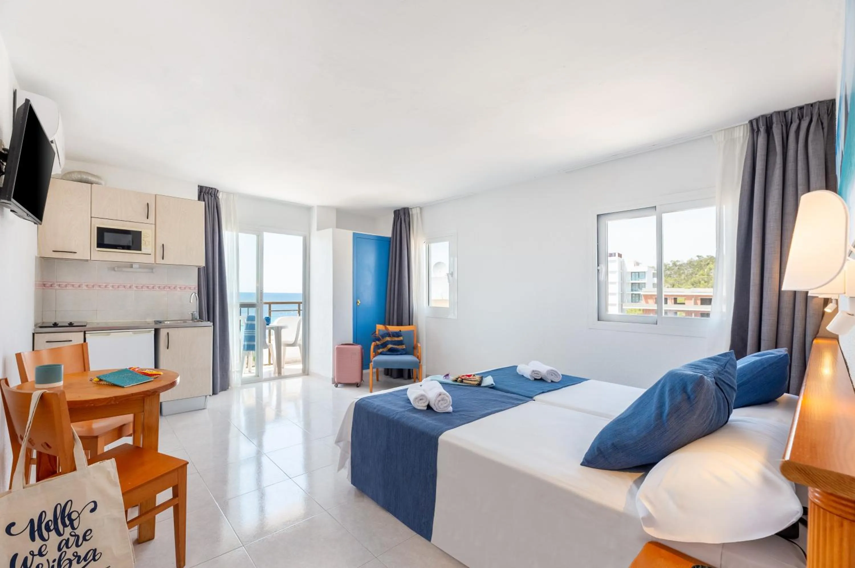 Photo of the whole room, Bed in Vibra Calima Apartamentos - Adults only