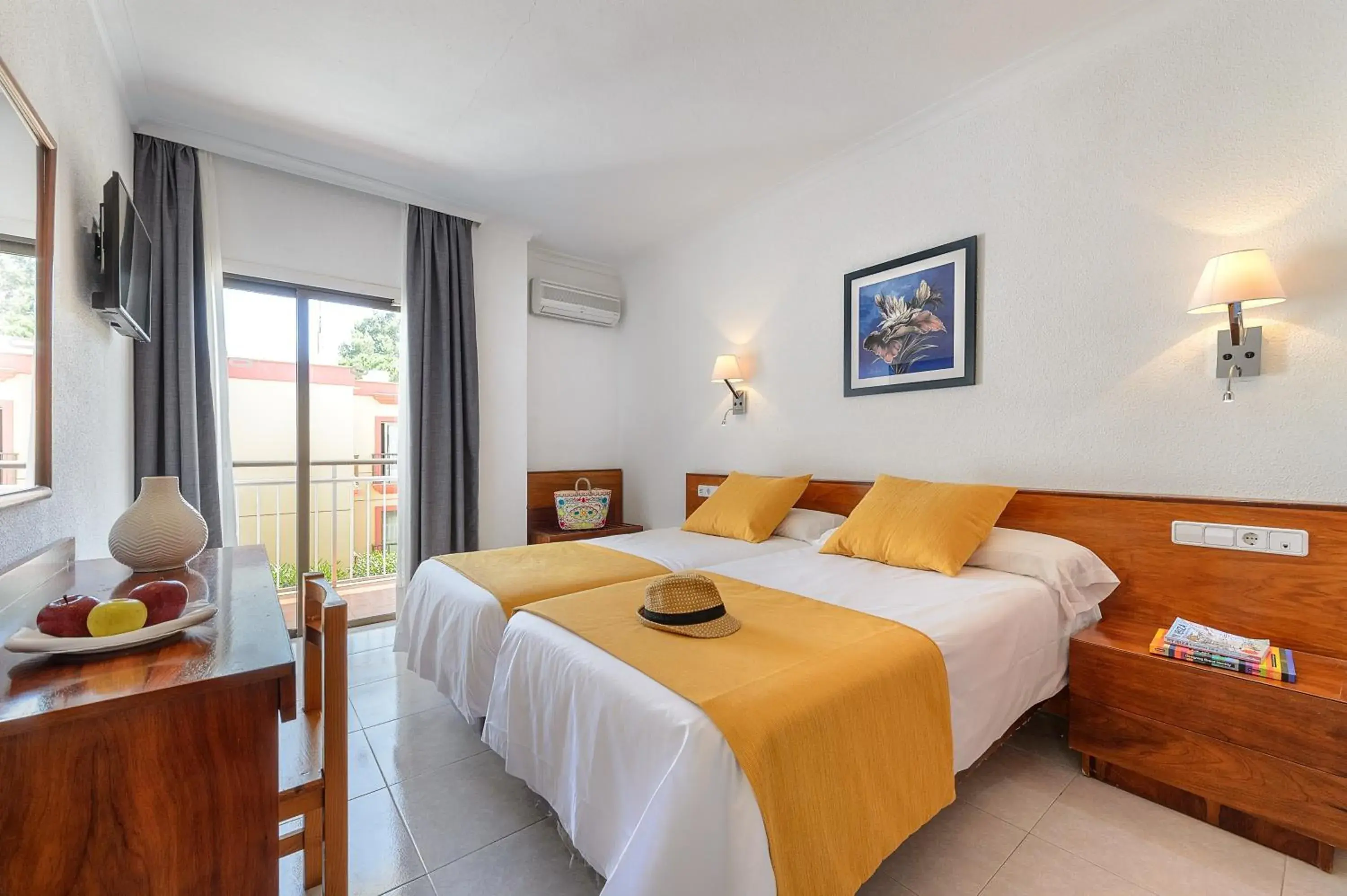 Twin Room - single occupancy in Aparthotel Vibra Bay Twin Room - single occupancy in Aparthotel Vibra Bay