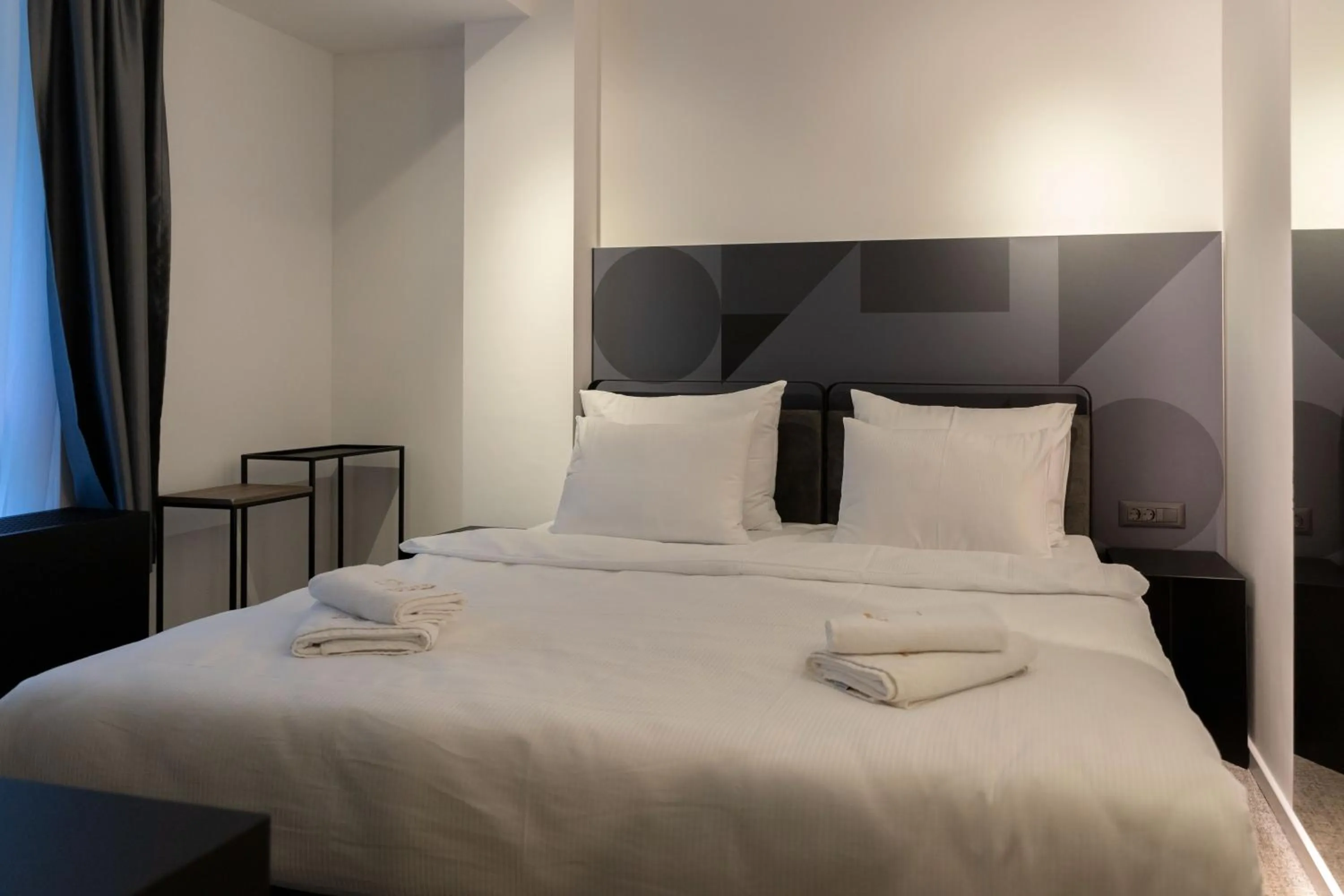 Shower, Bed in Hotel Adriale