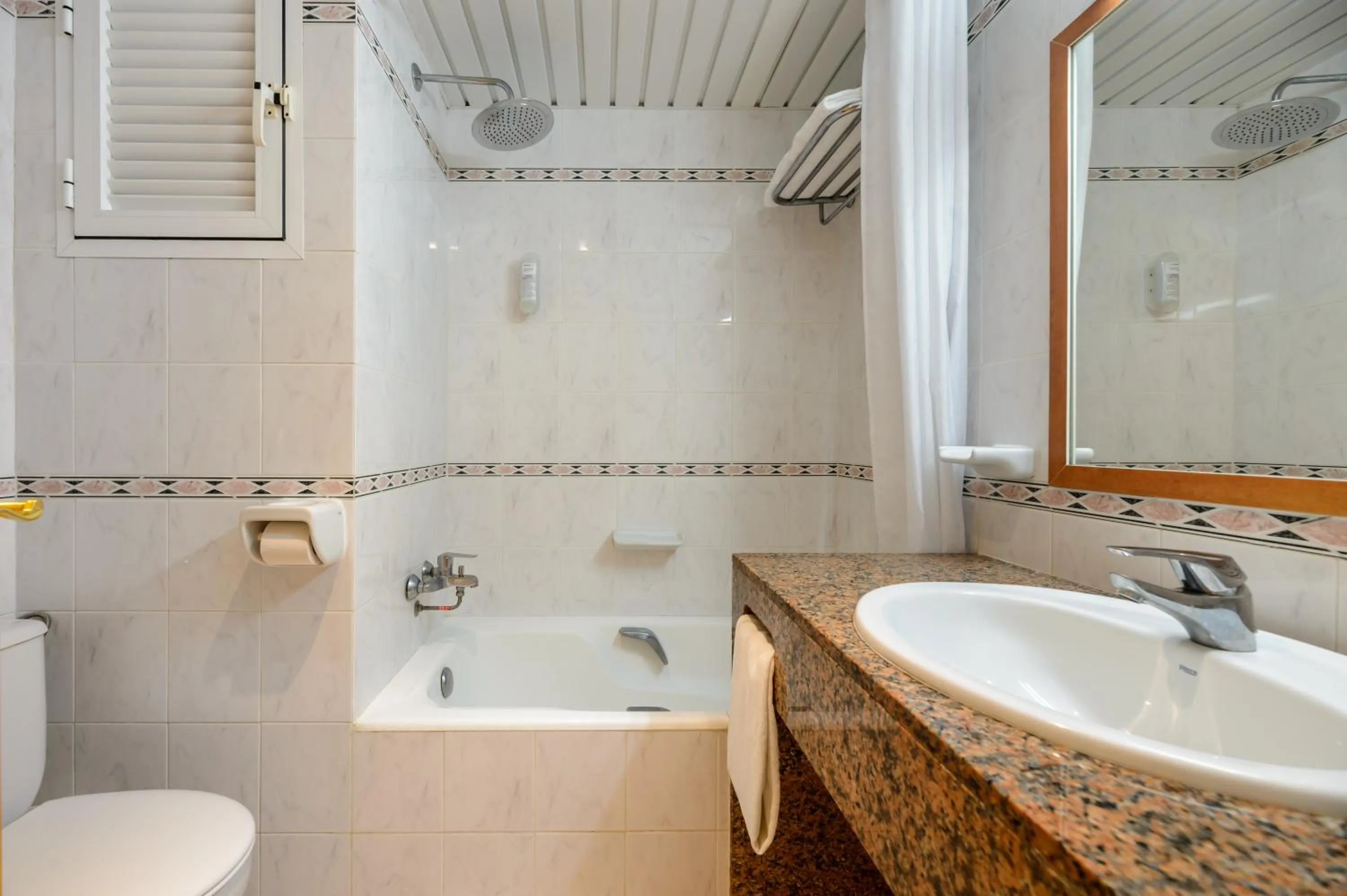Bathroom in Hotel Vibra Mare Nostrum