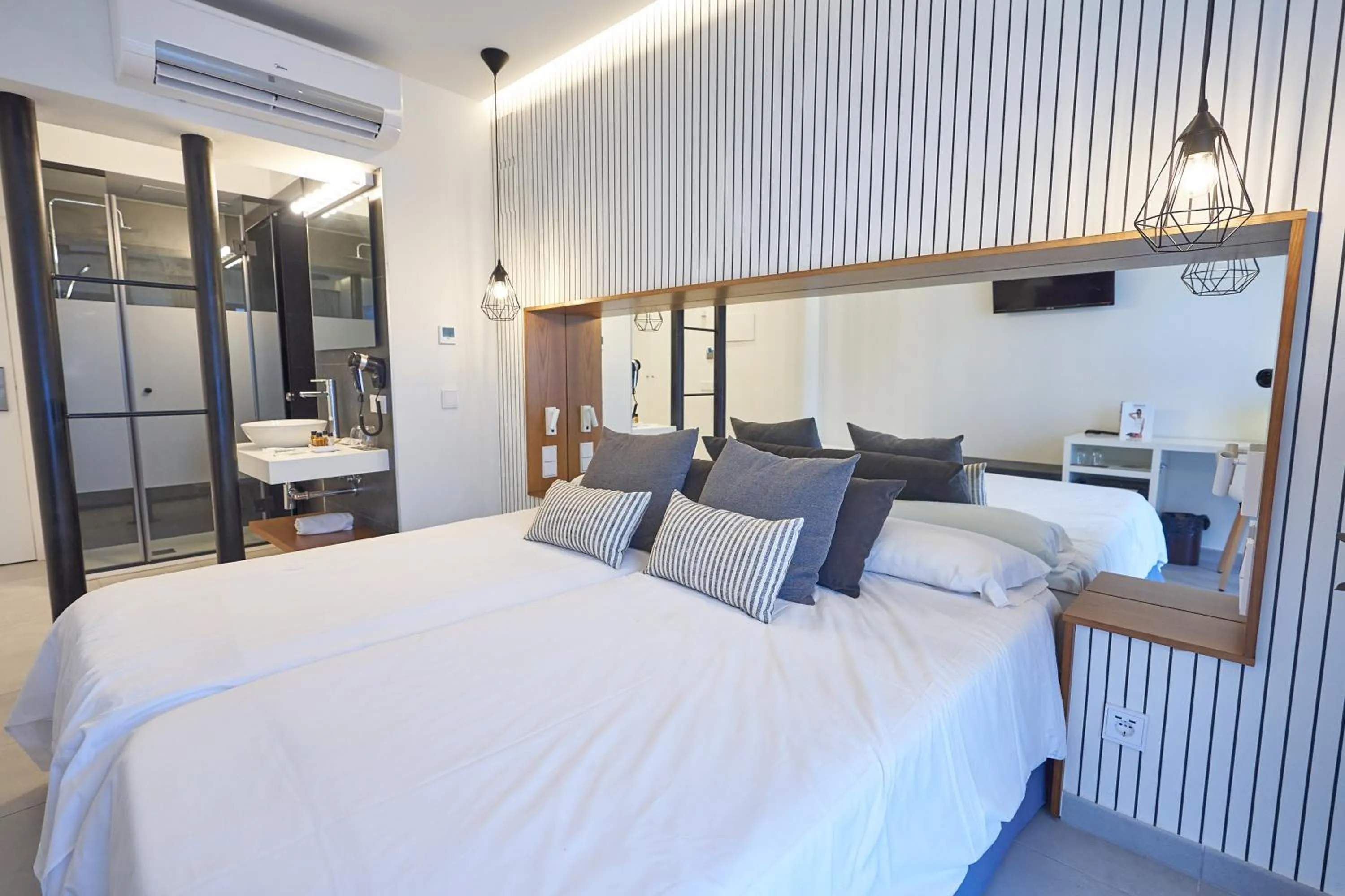 Bed in Hotel Vibra Mare Nostrum