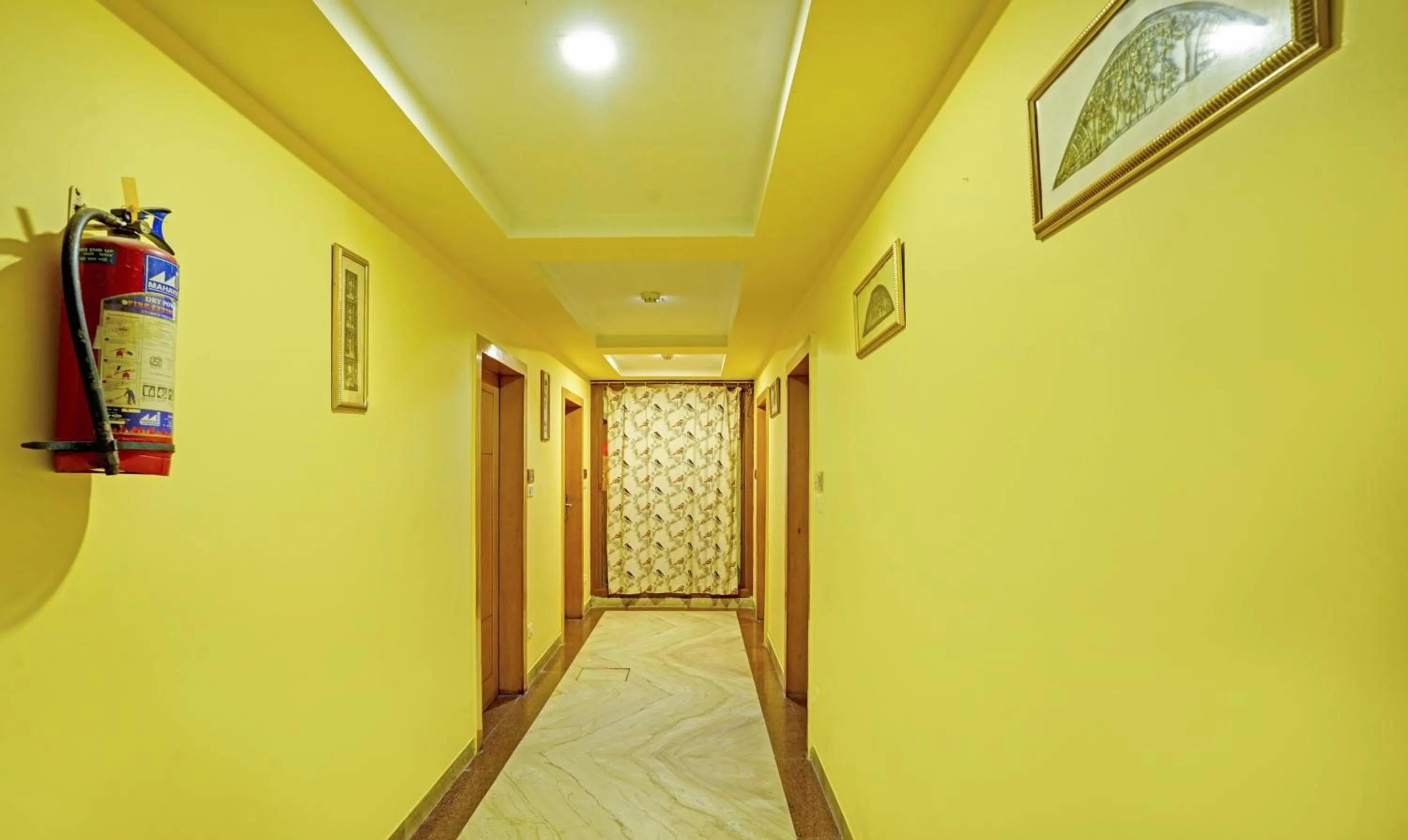 Lobby or reception in Treebo Royal Cm - City Center