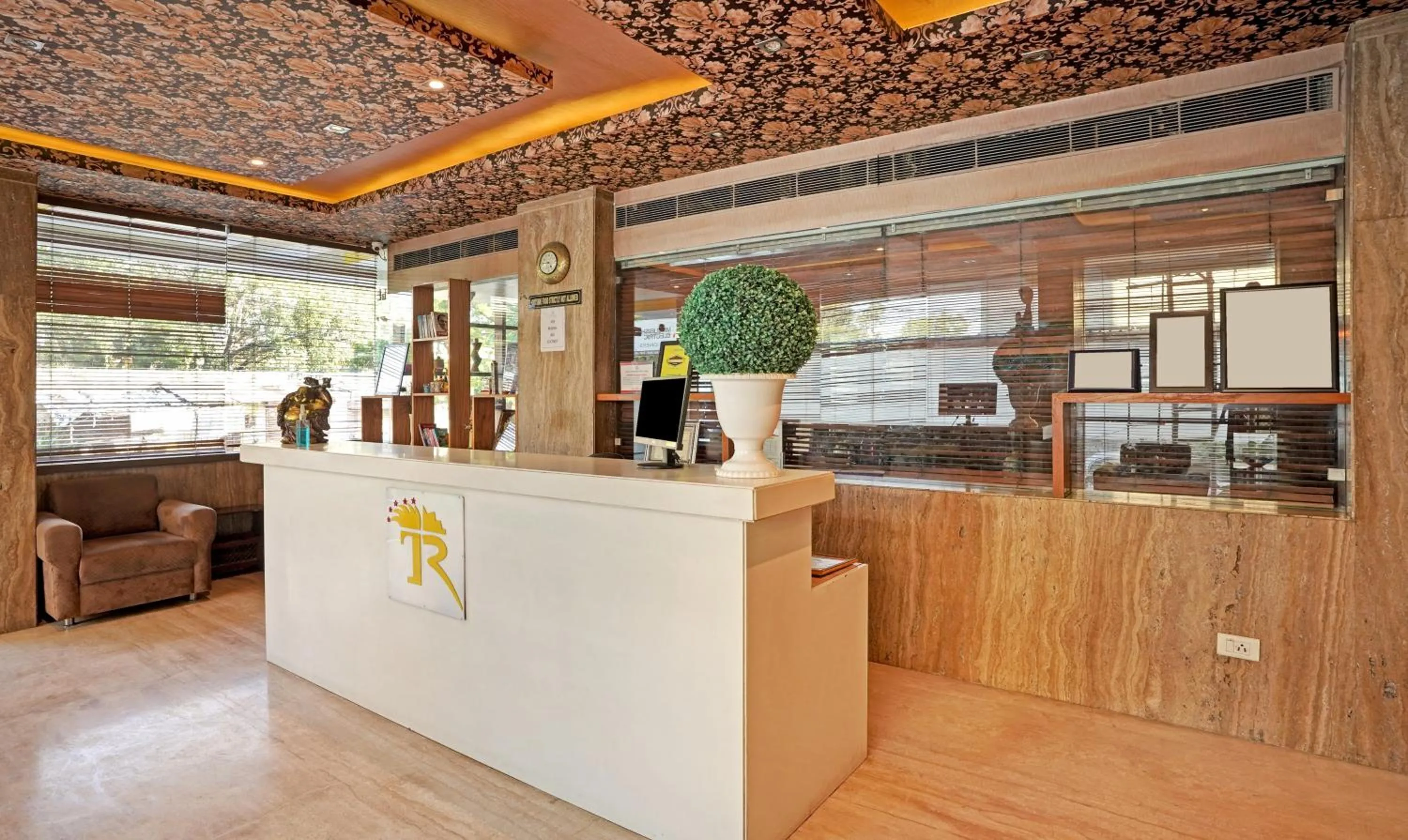 Lobby or reception in Treebo Royal Cm - City Center