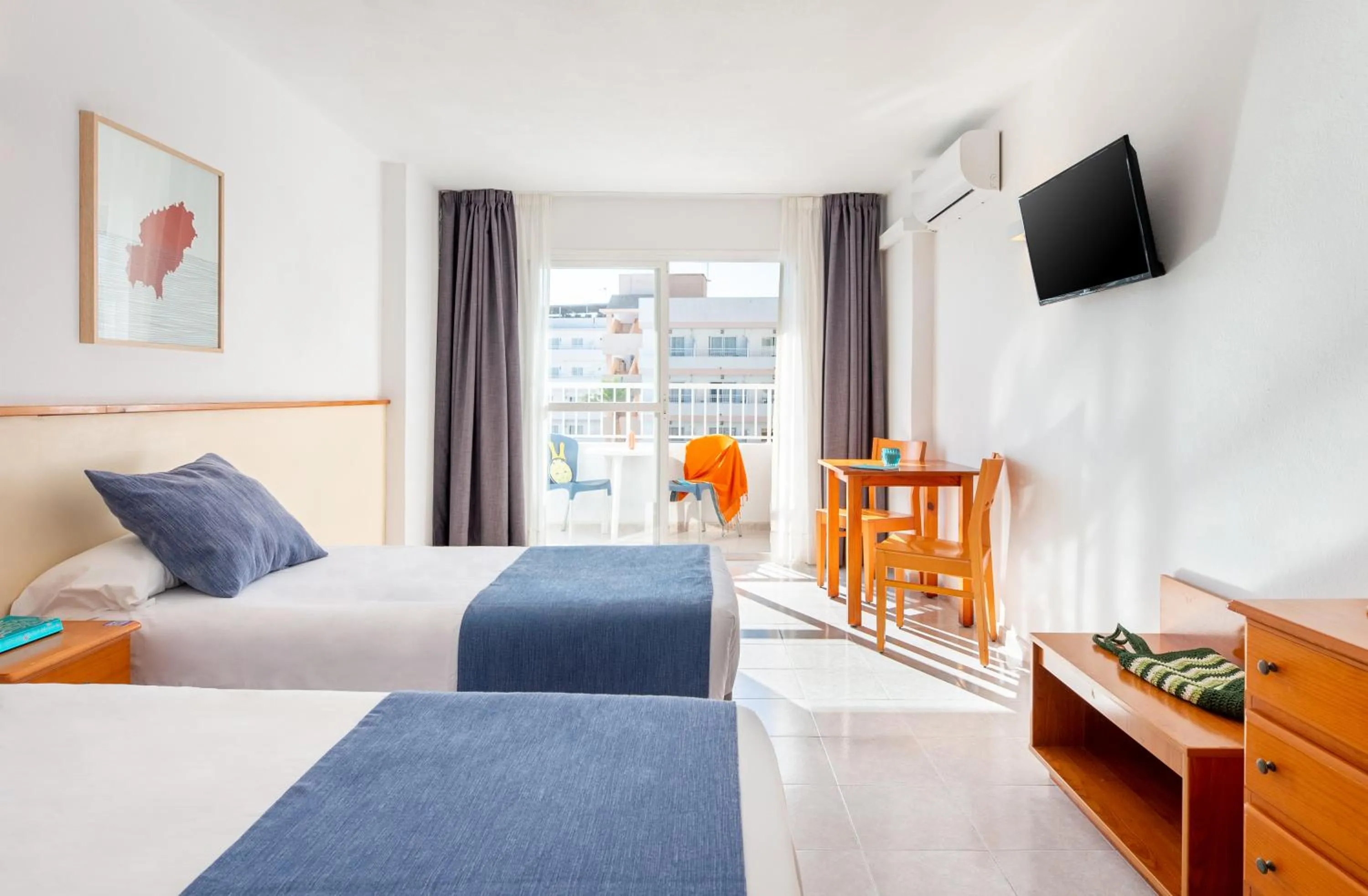 Photo of the whole room in Apartamentos Vibra Tropical Garden