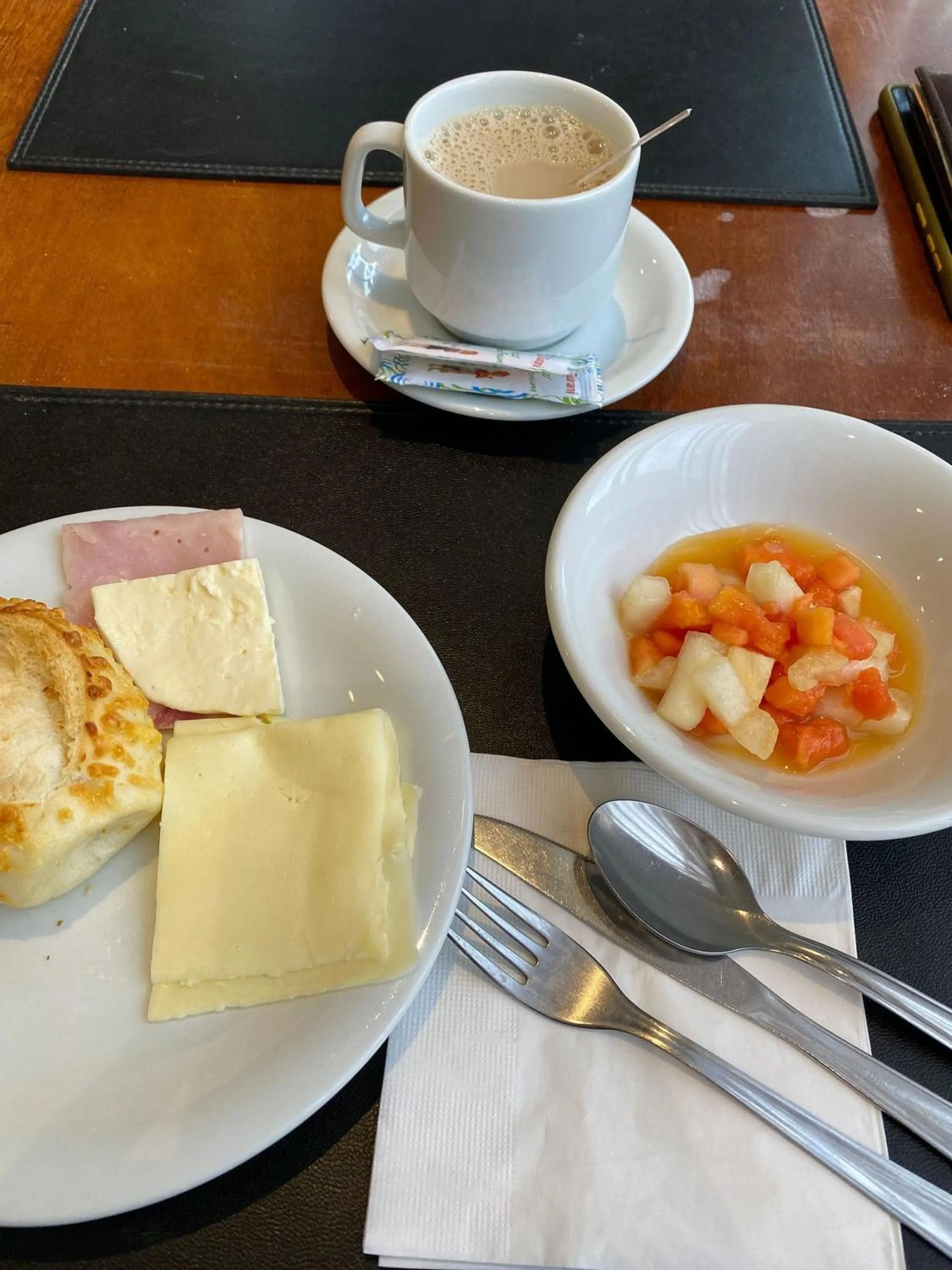 Restaurant/places to eat in Suite Flat Congonhas Duplo 1504