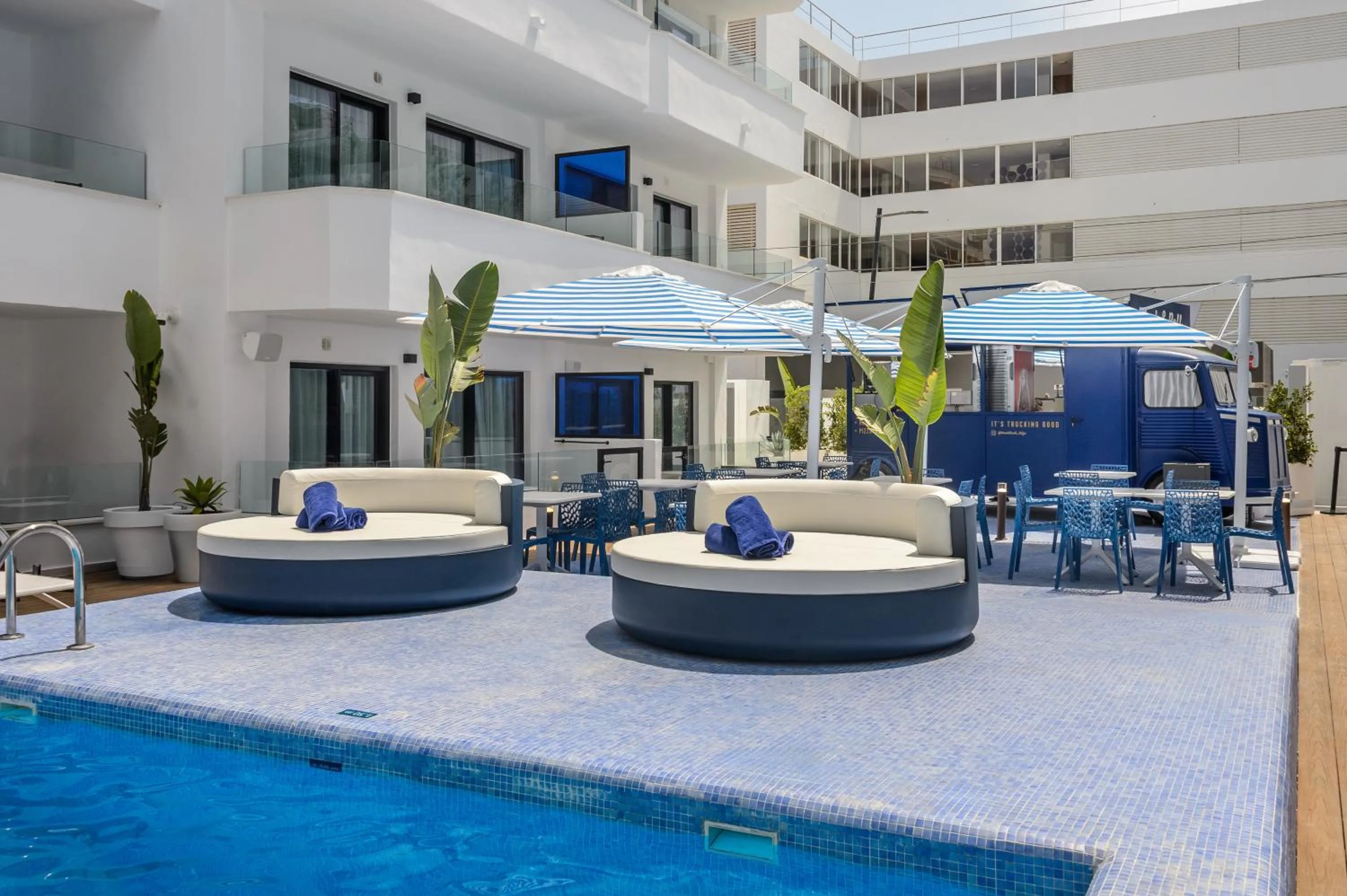 Swimming pool in Apartamentos Vibra Jabeque Blue - Adults only -New Opening 2025