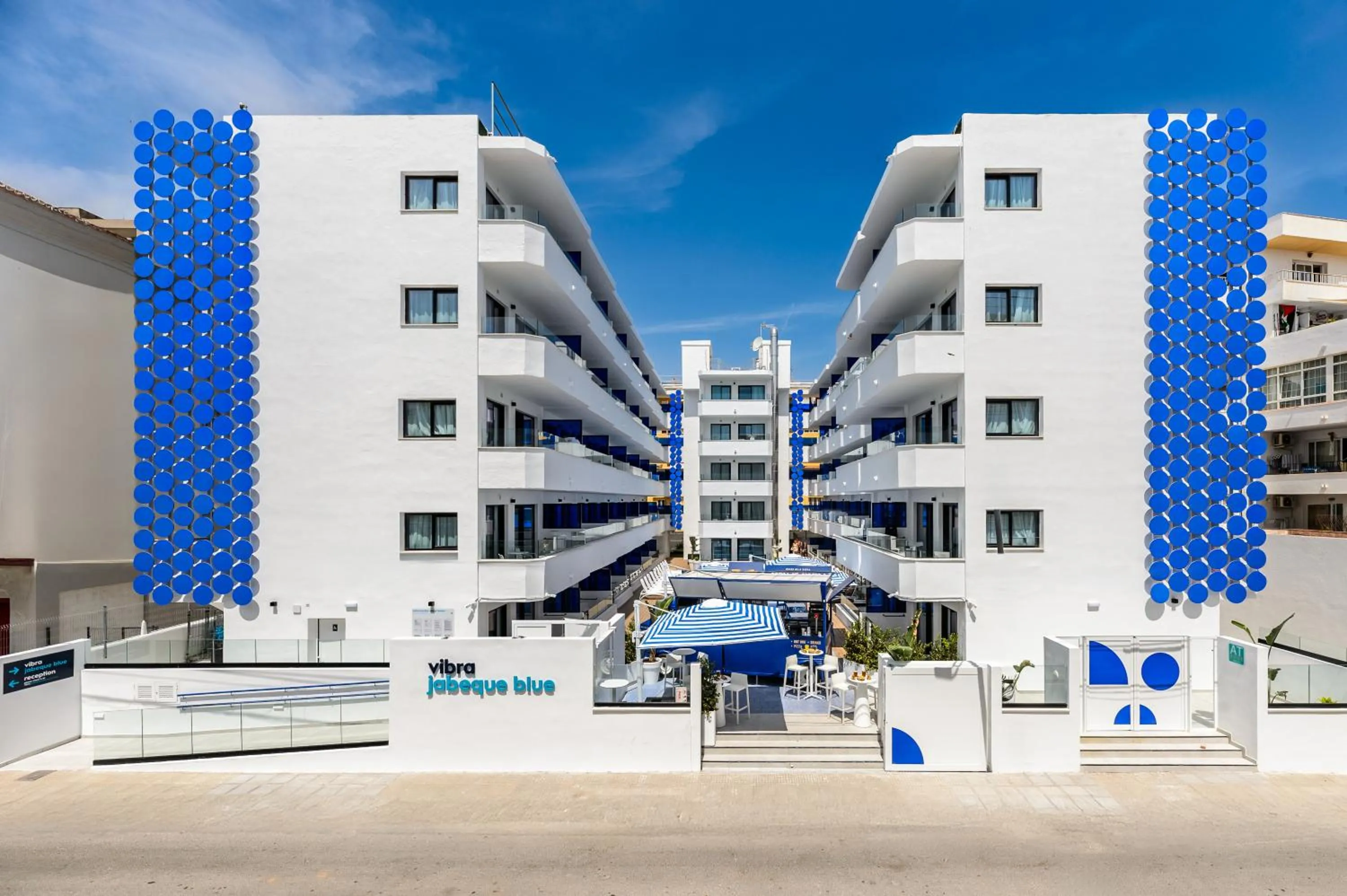 Facade/entrance in Apartamentos Vibra Jabeque Blue - Adults only -New Opening 2025