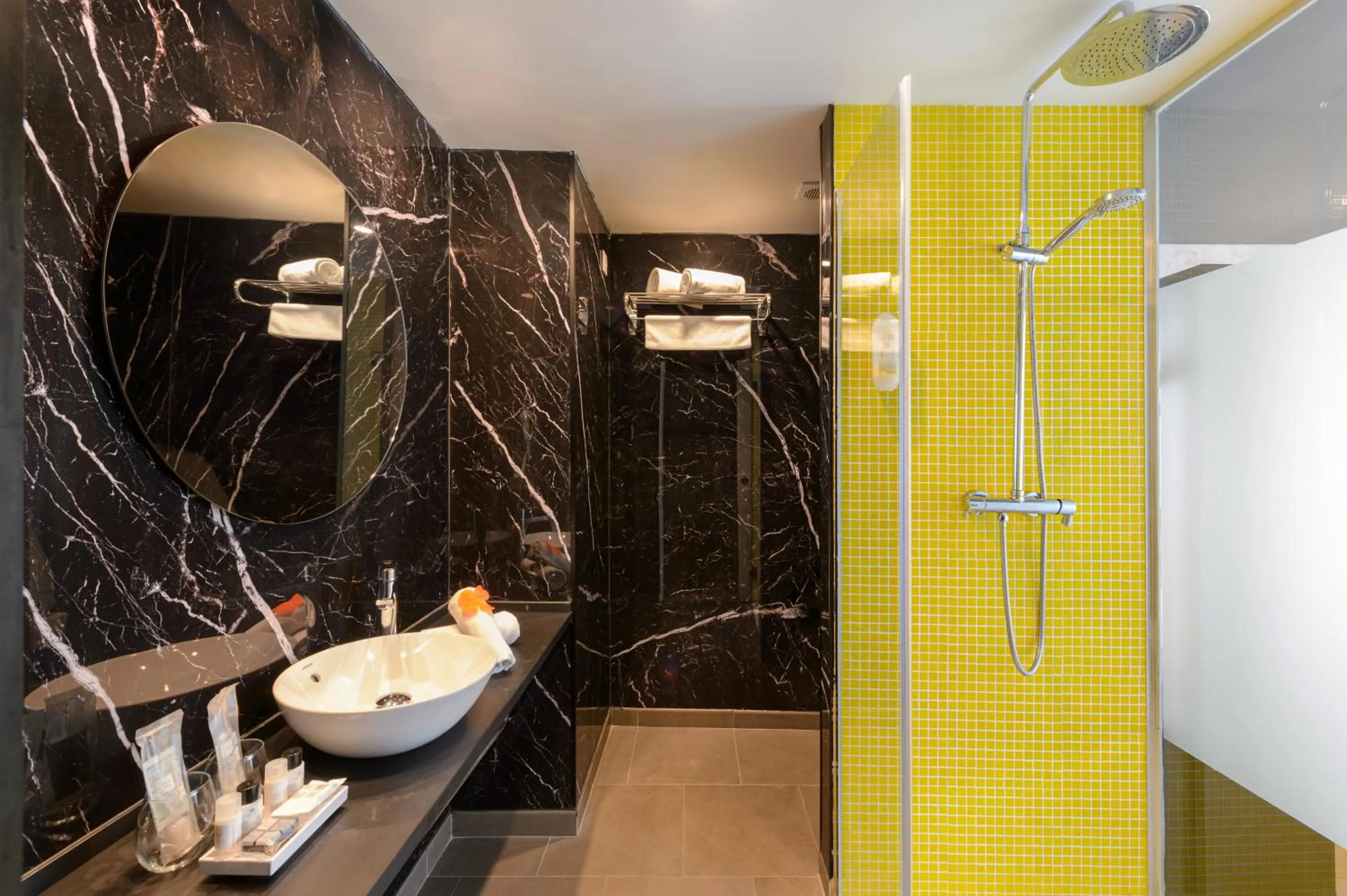 Bathroom in Apartamentos Vibra Jabeque Dreams