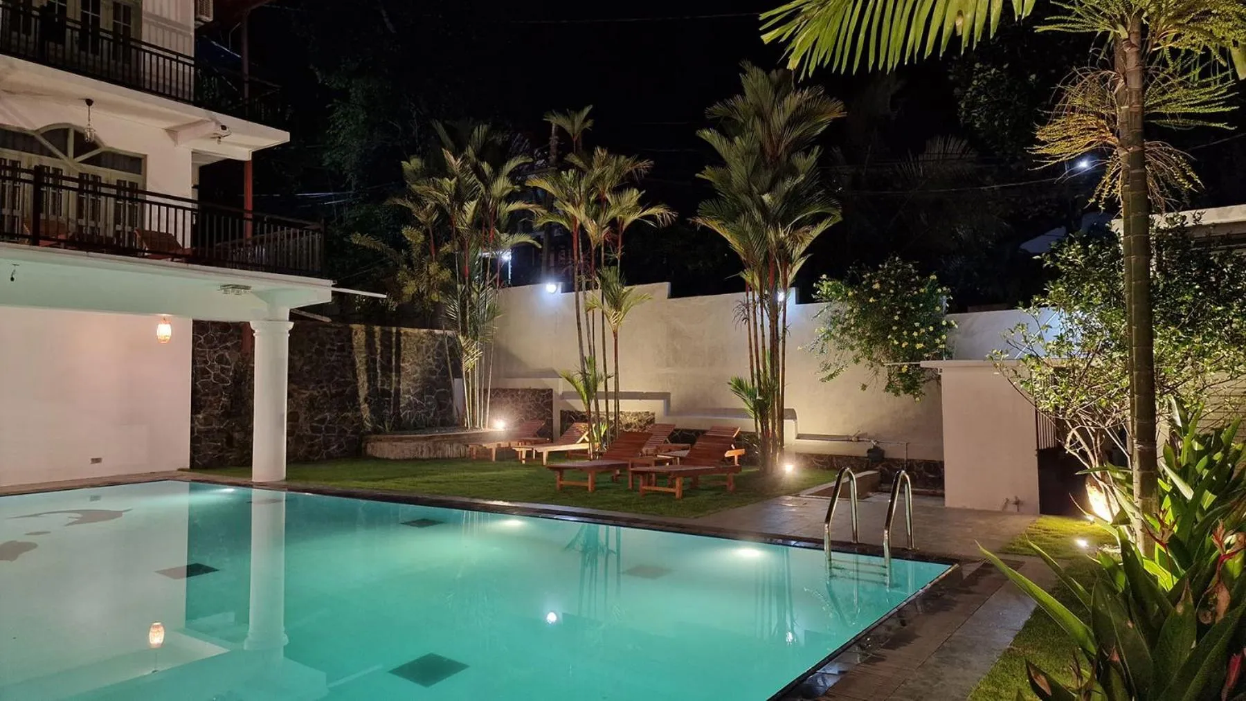 Night in Chill Hill Hikkaduwa