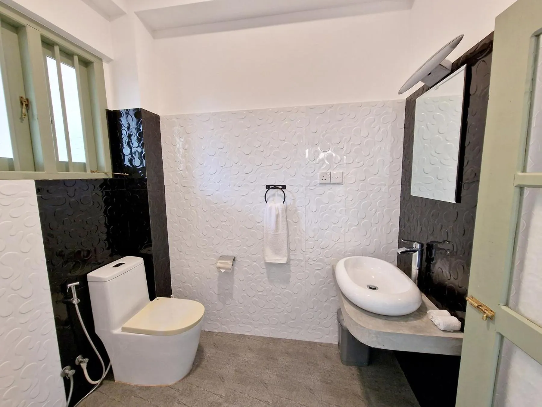 Bathroom in Chill Hill Hikkaduwa