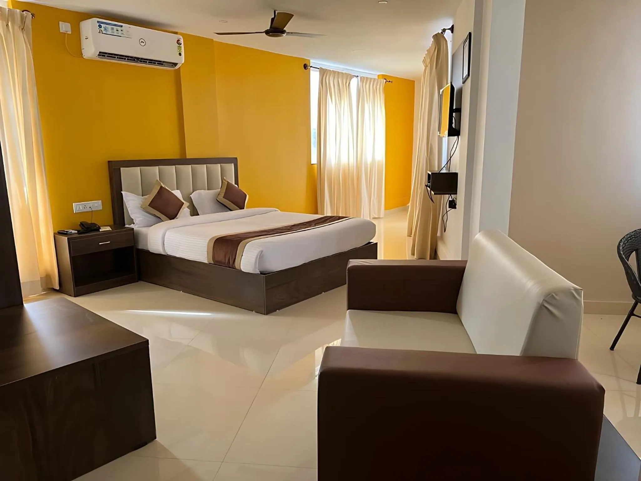 Bedroom, Bed in Hotel The Classic Verna