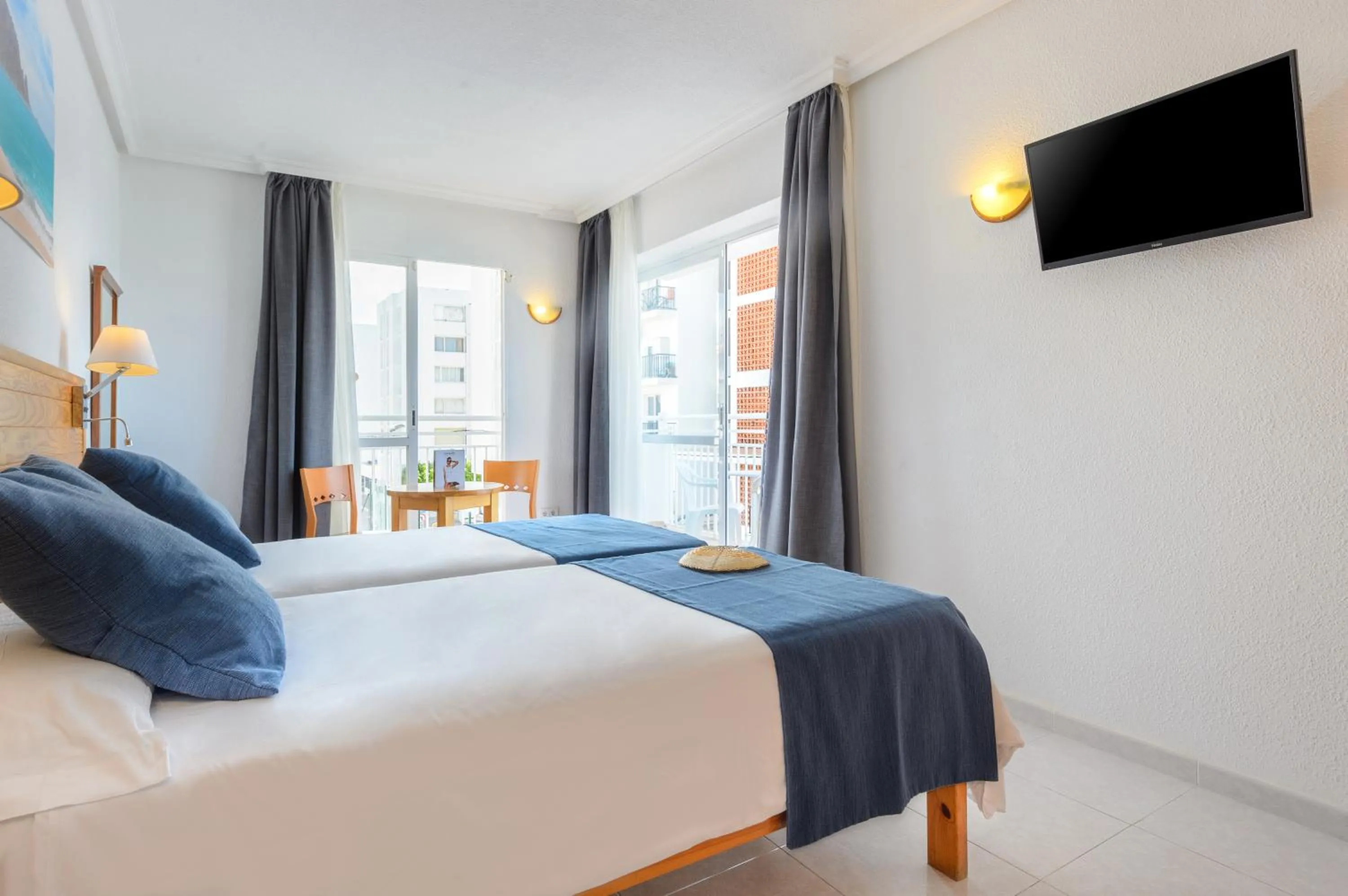 Photo of the whole room, Bed in Don Pepe