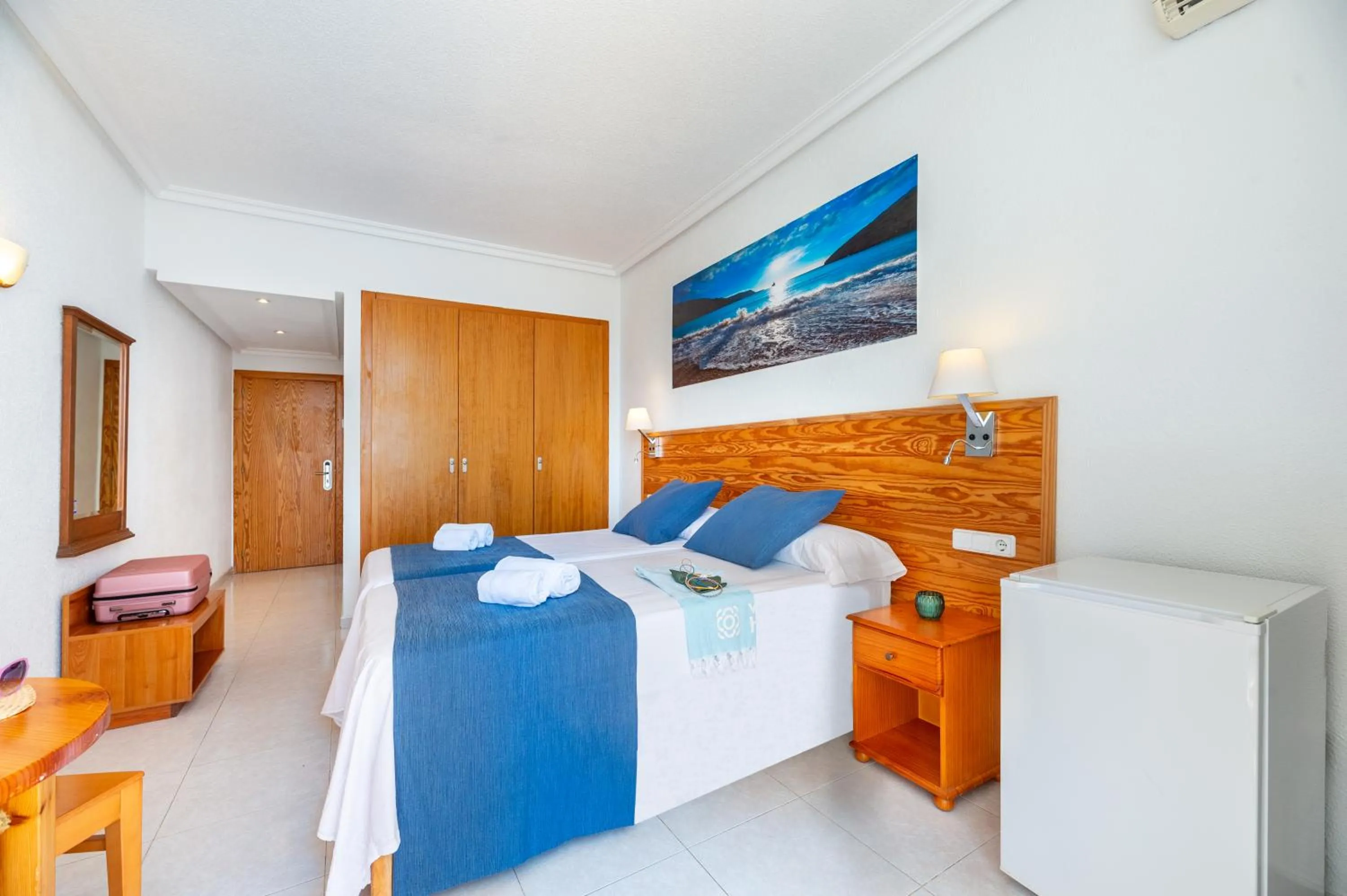 Photo of the whole room, Bed in Aparthotel Vibra Sanan - Adults only