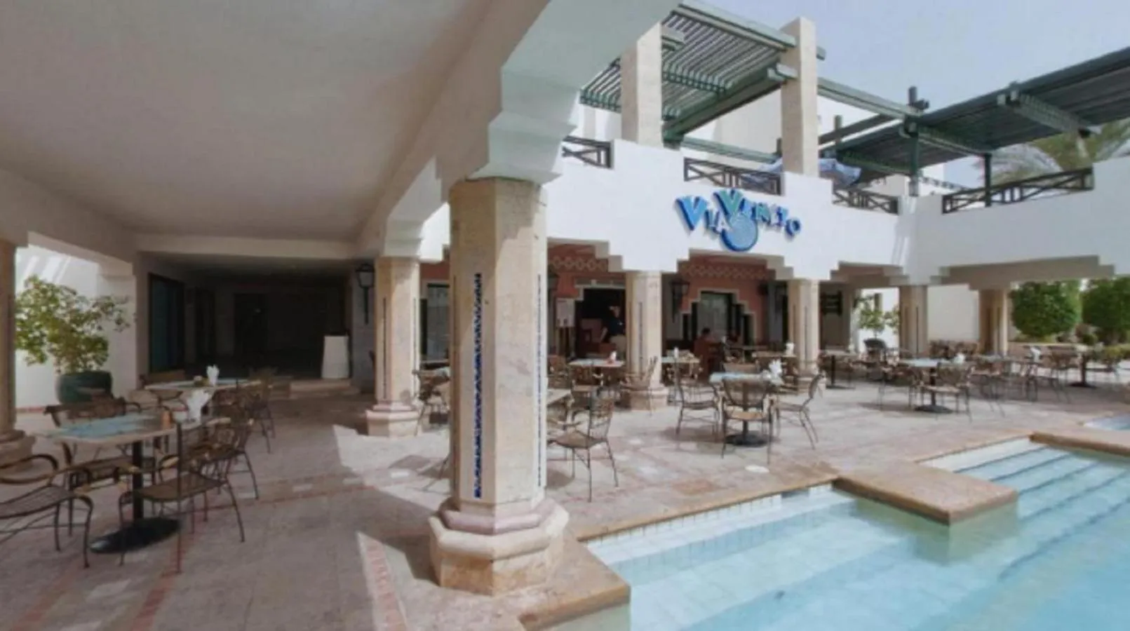 Restaurant/places to eat in Sharm Resort