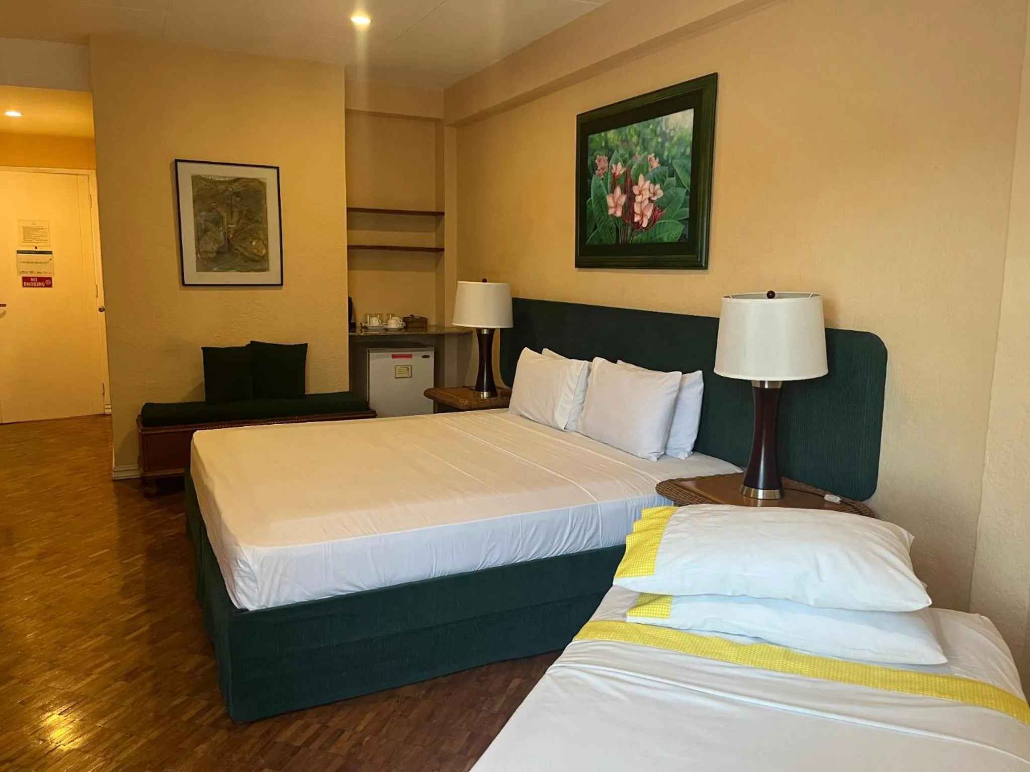 Bedroom, Bed in Coco Grande Hotel