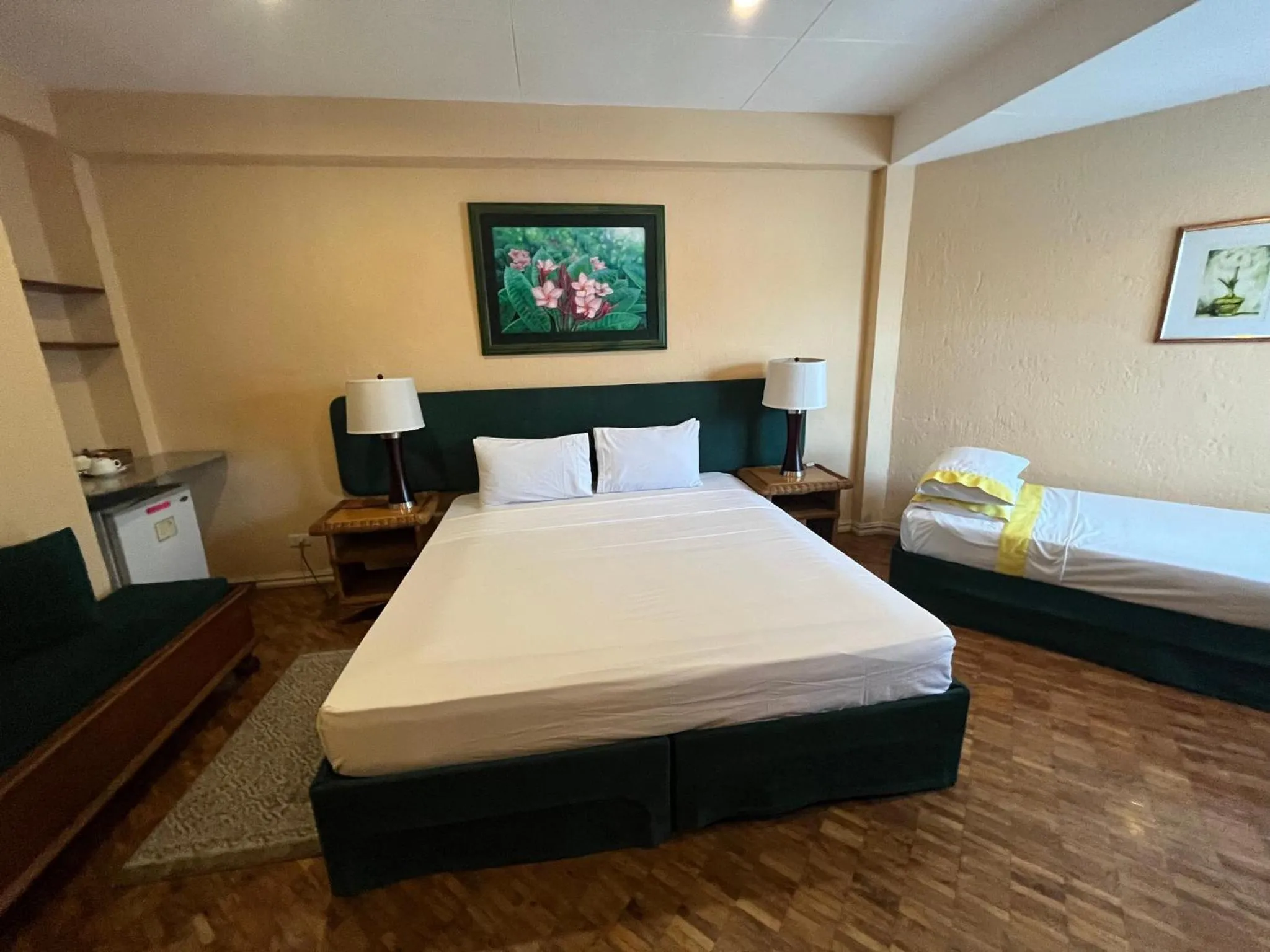 Bedroom, Bed in Coco Grande Hotel