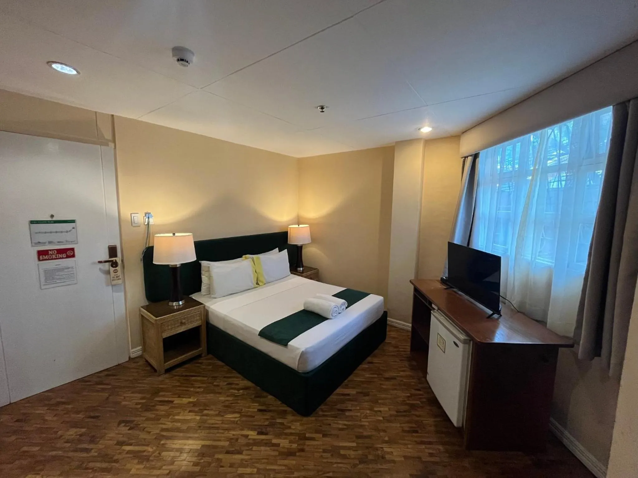 Bedroom, Bed in Coco Grande Hotel