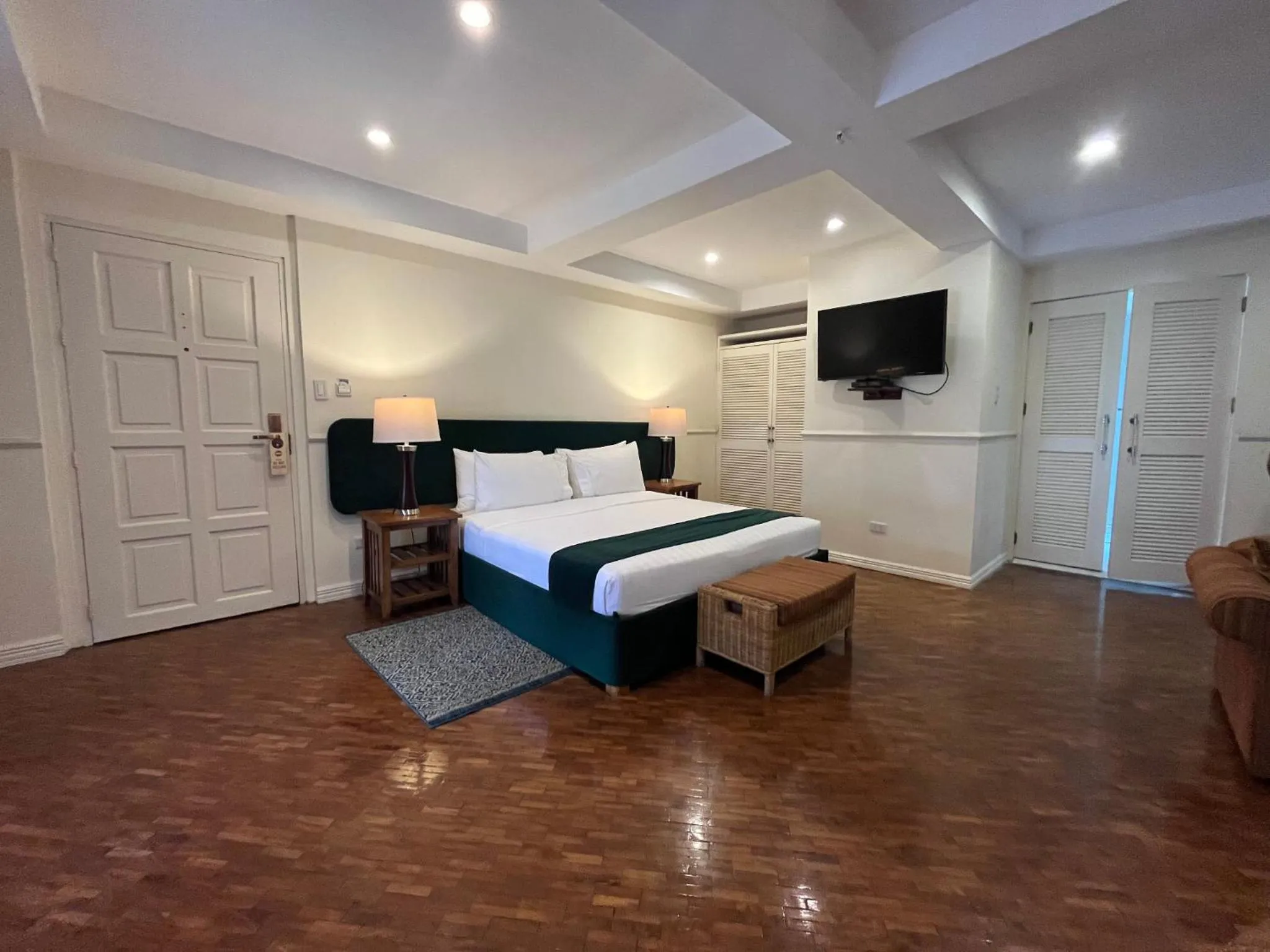 Bedroom, Bed in Coco Grande Hotel