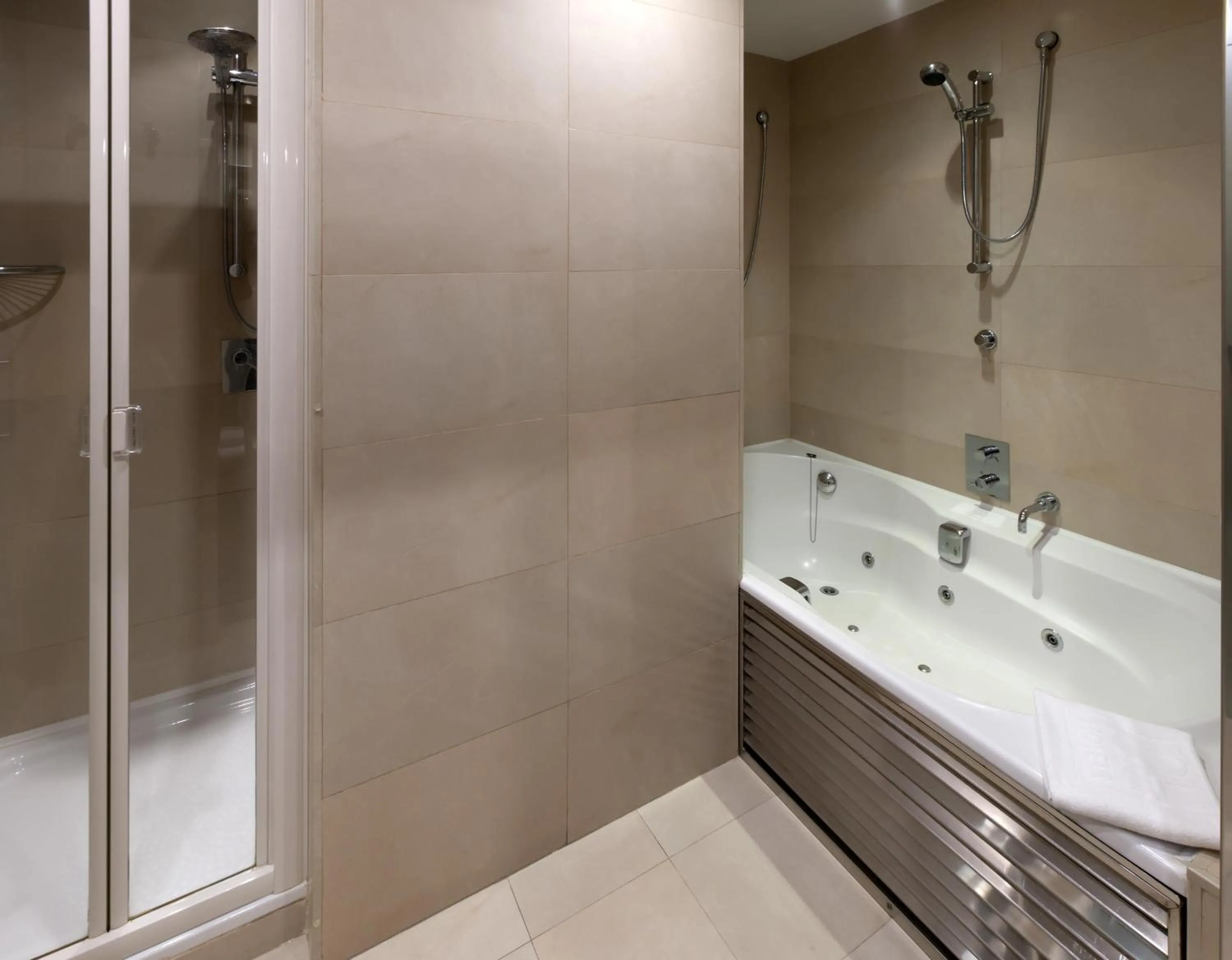 Bathroom in NH Collection Sevilla