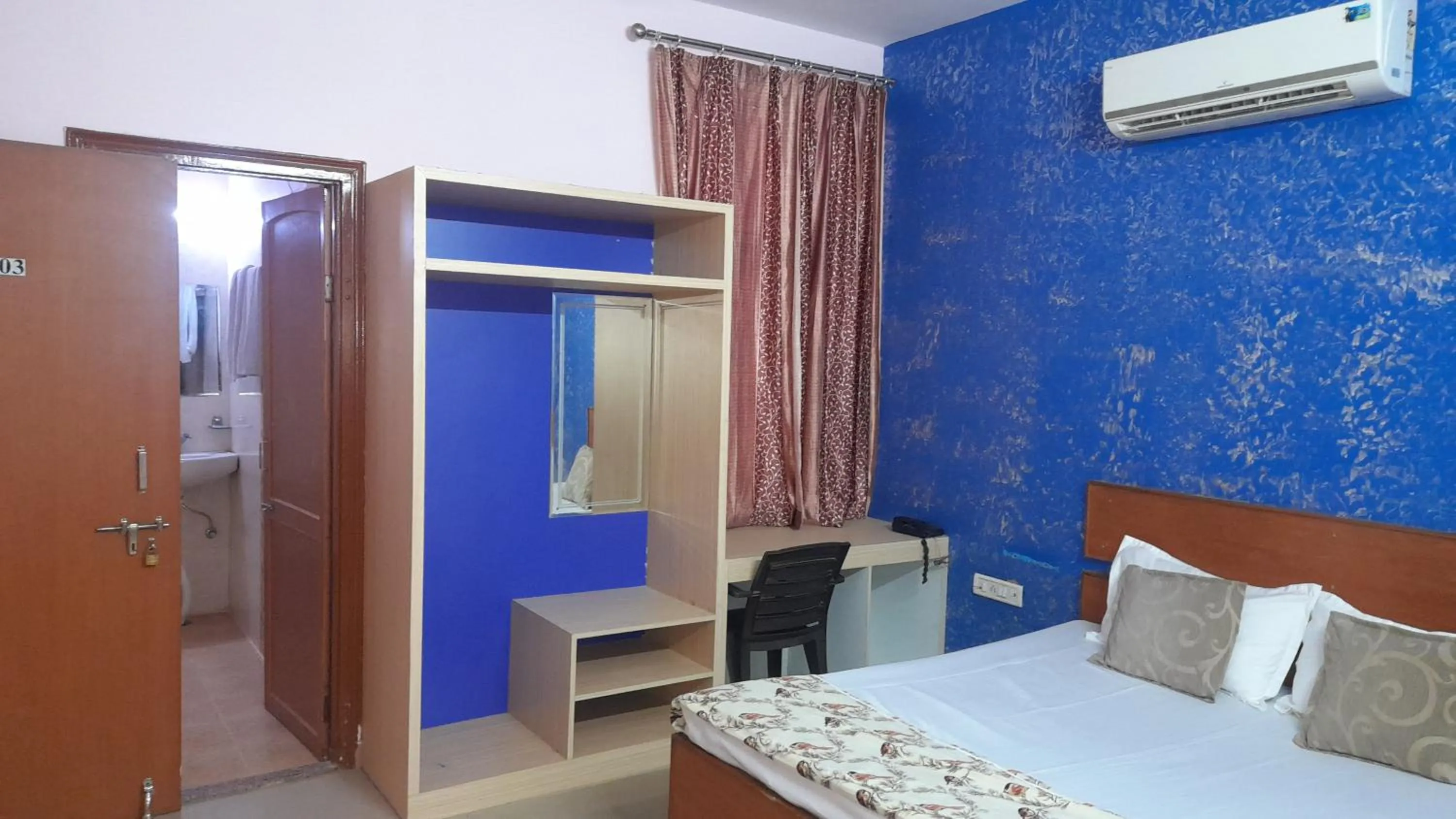 Photo of the whole room in Hotel Braj Haveli