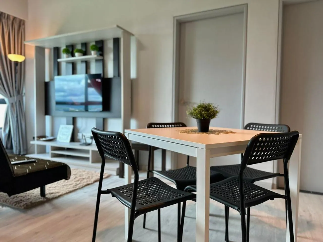 Living room in TF Sunset Ocean View Homestay - Jesselton Quay