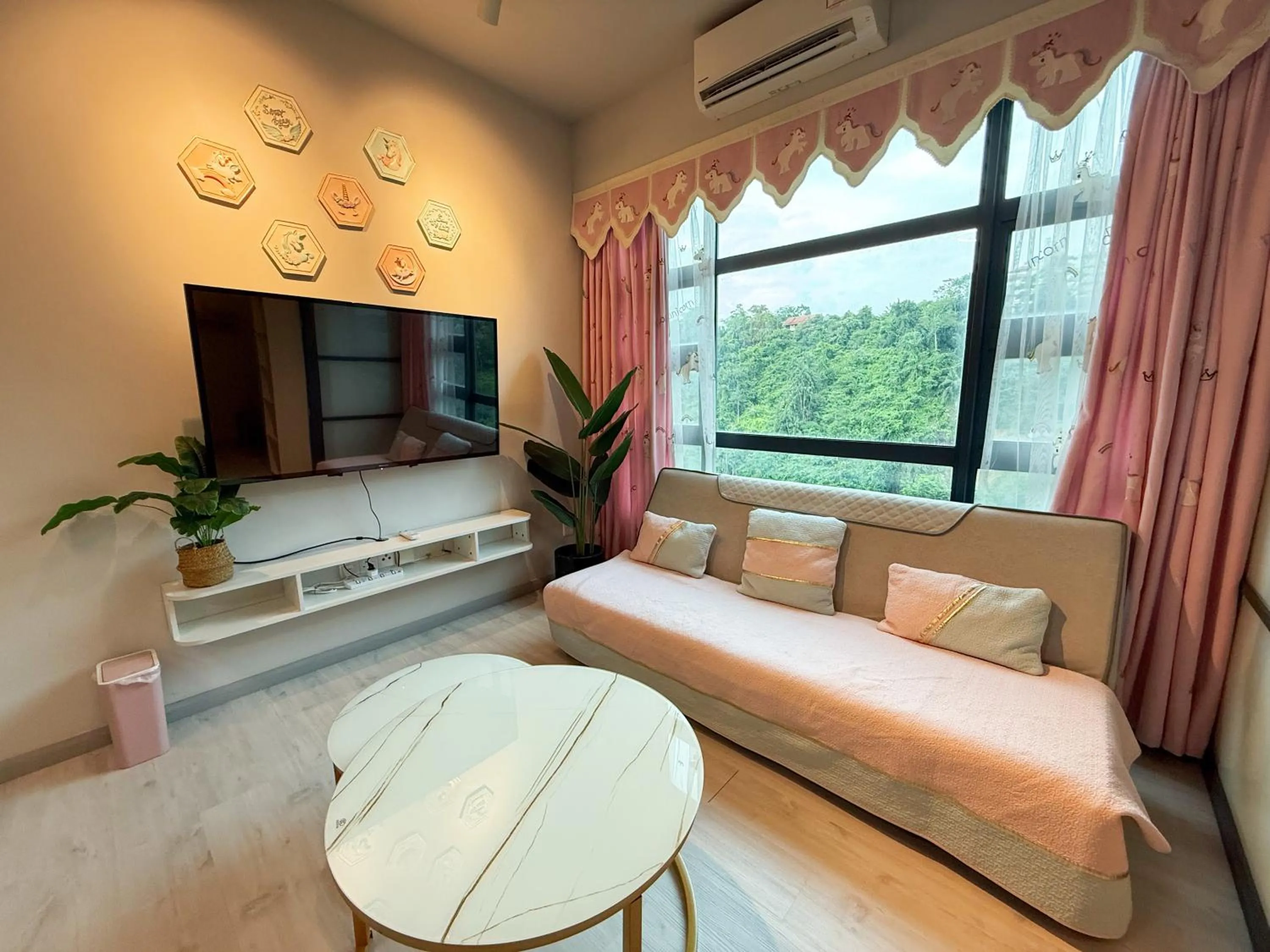Bed in TF Sunset Ocean View Homestay - Jesselton Quay