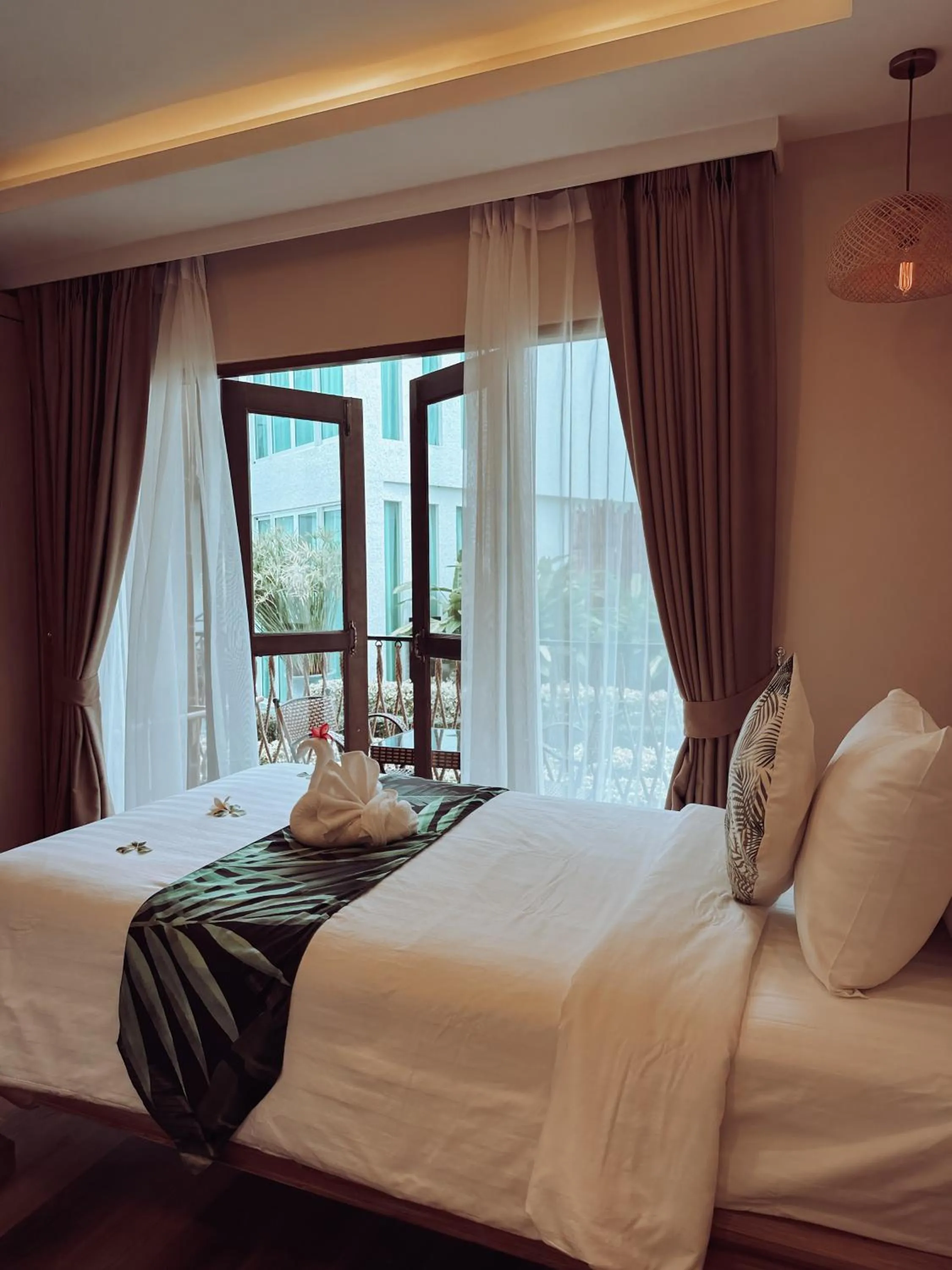 Bedroom, Bed in Vannee Golden Sands Beachfront Resort