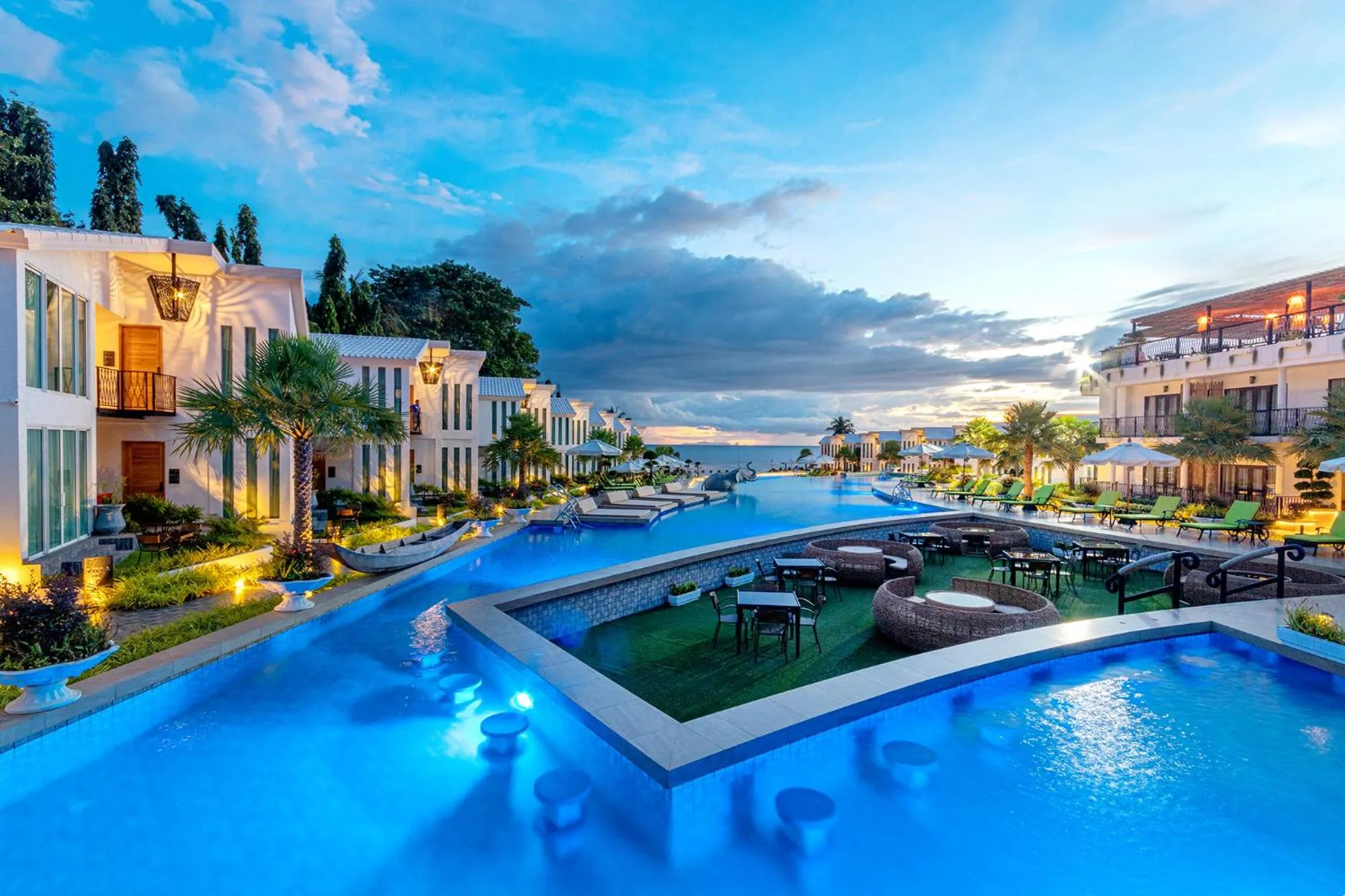 Property building in Vannee Golden Sands Beachfront Resort