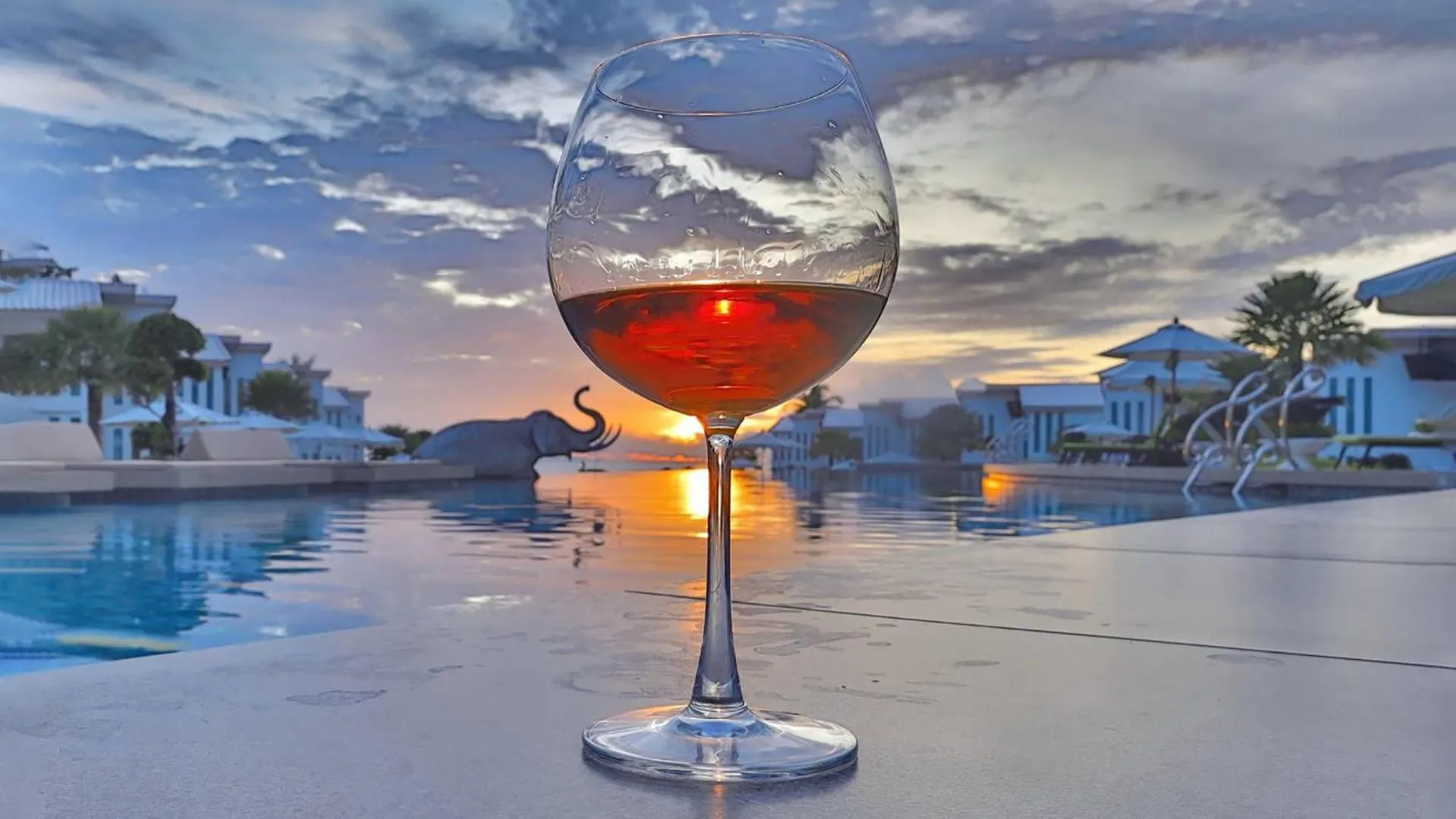 Drinks in Vannee Golden Sands Beachfront Resort