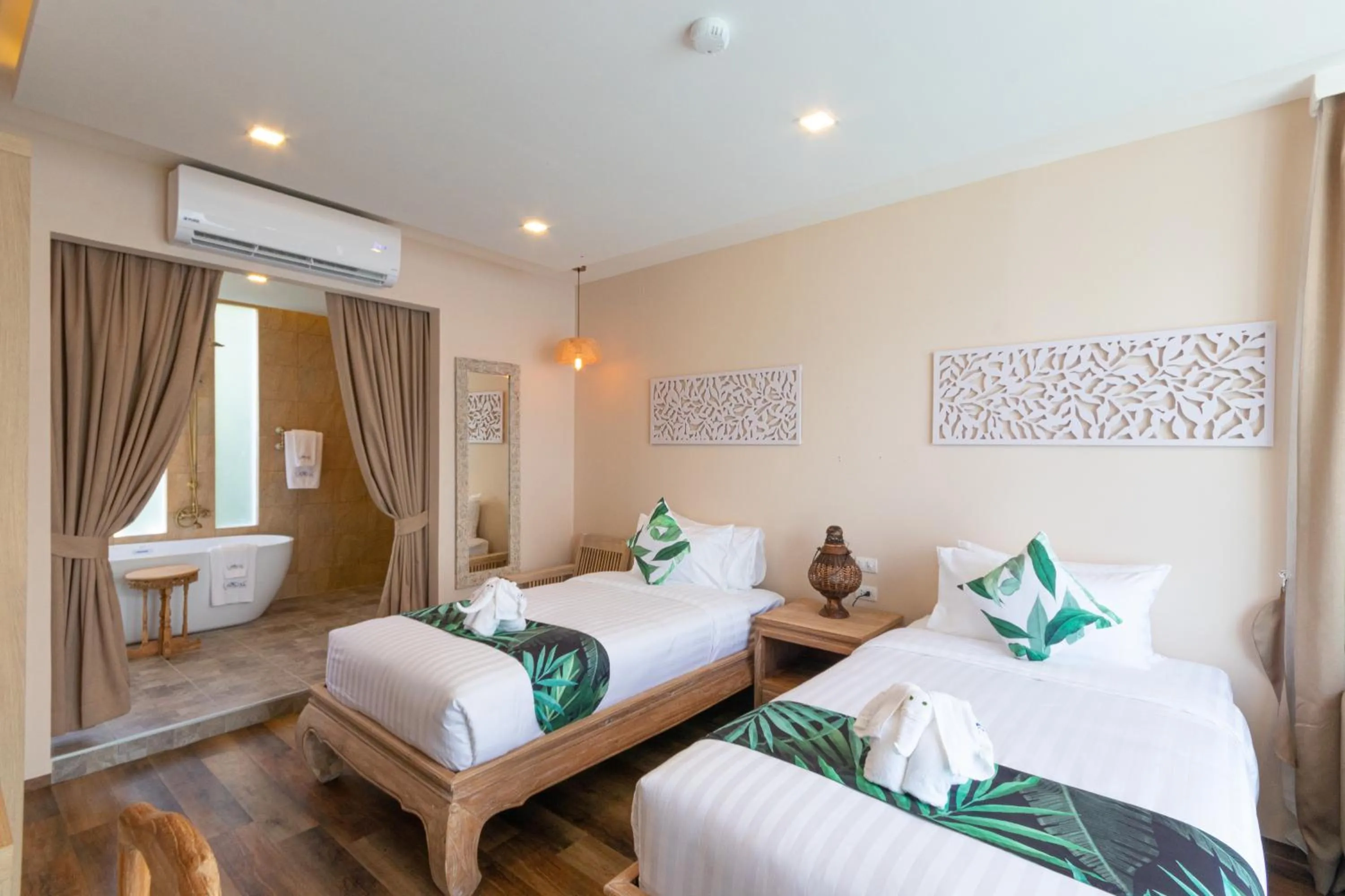 Bedroom, Bed in Vannee Golden Sands Beachfront Resort