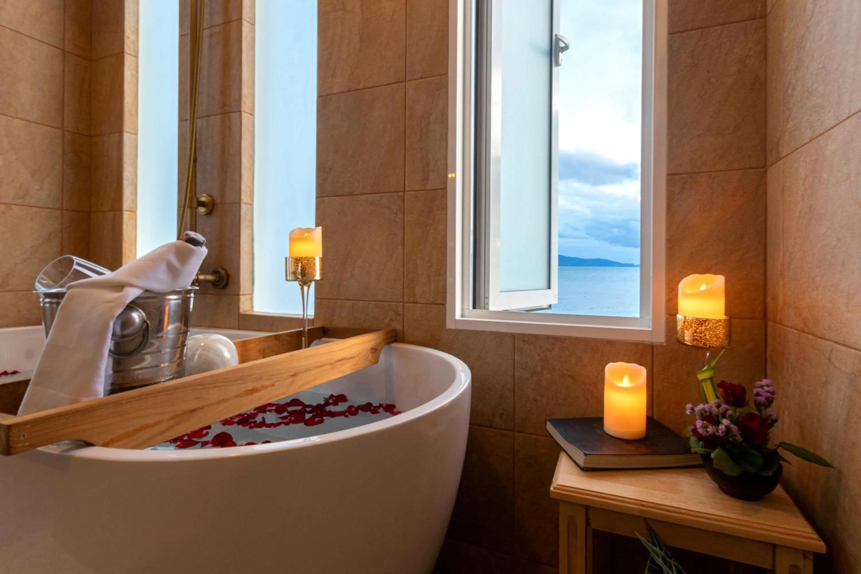 Bath in Vannee Golden Sands Beachfront Resort