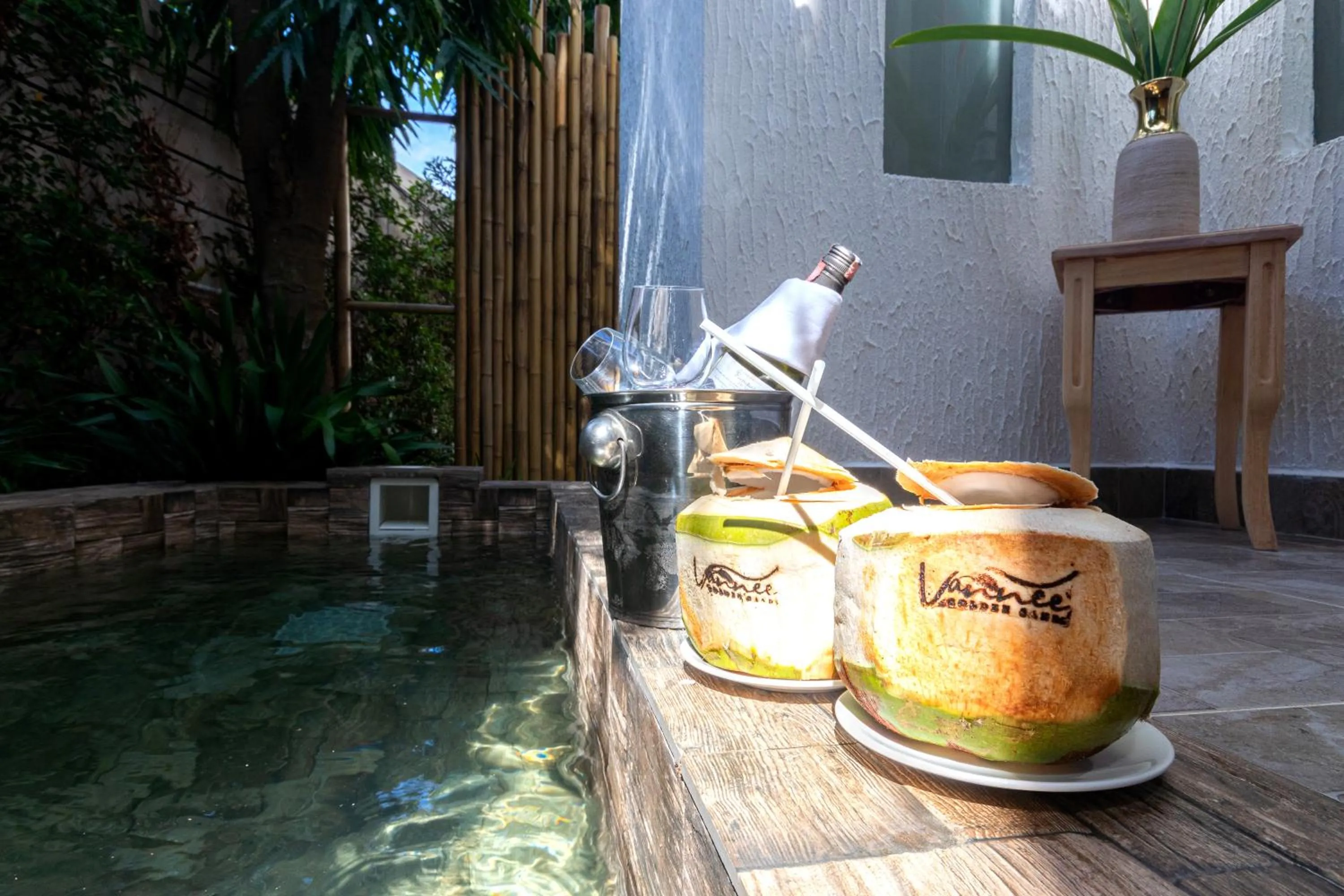 Swimming pool in Vannee Golden Sands Beachfront Resort