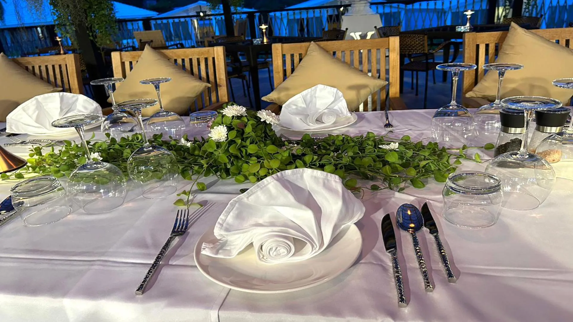 Restaurant/places to eat in Vannee Golden Sands Beachfront Resort