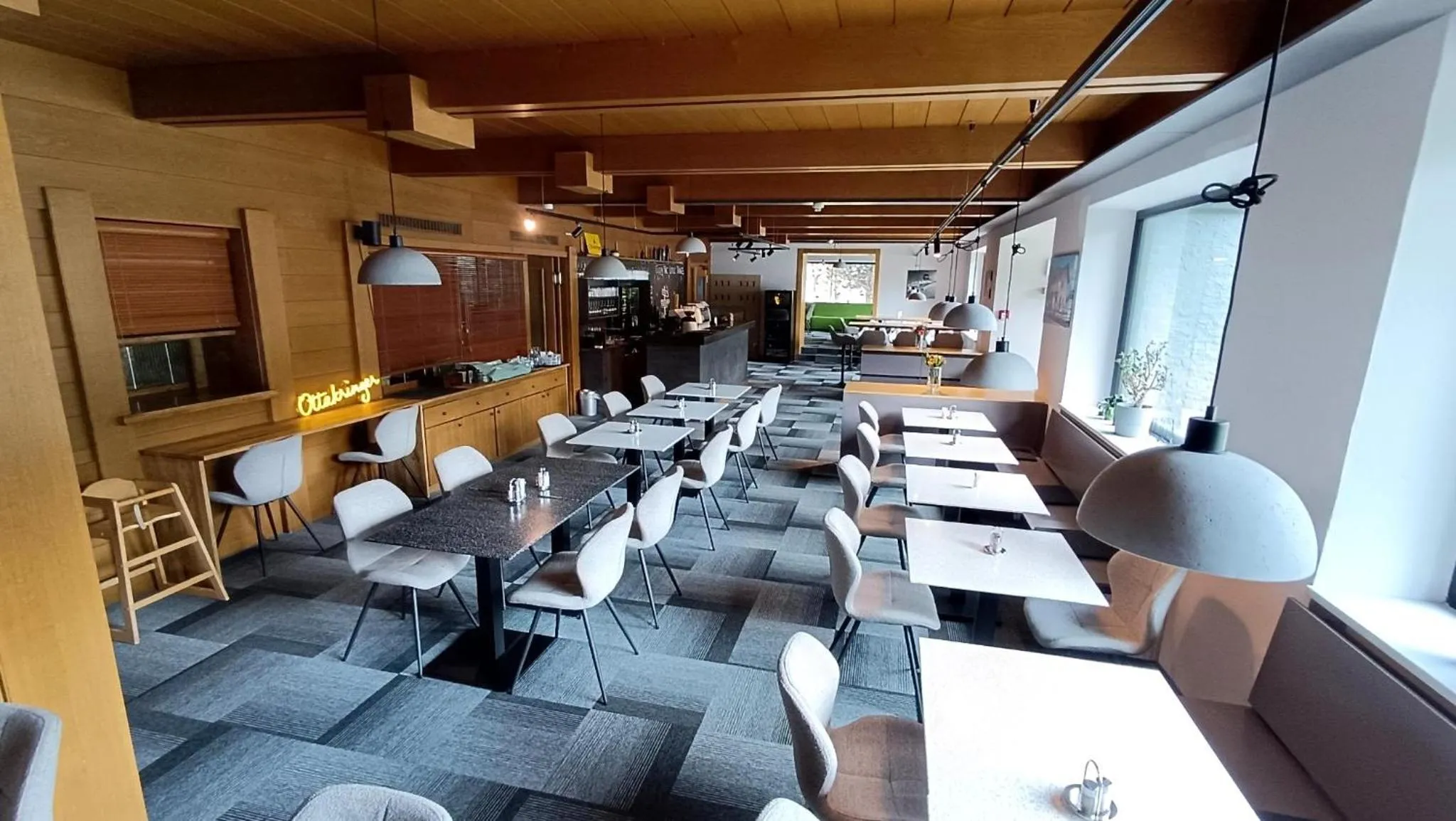 Restaurant/places to eat in Hotel Simader