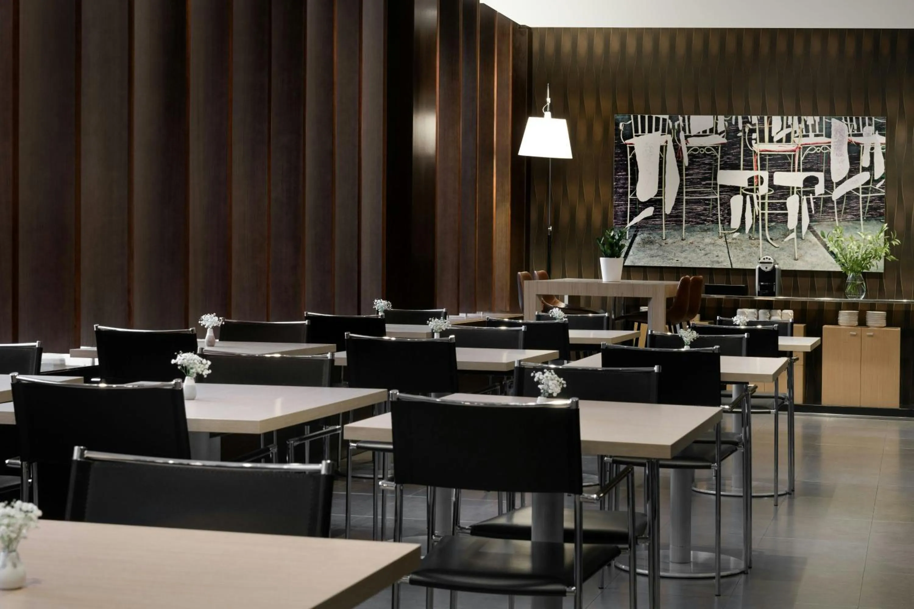Lounge or bar in AC Hotel Zamora by Marriott