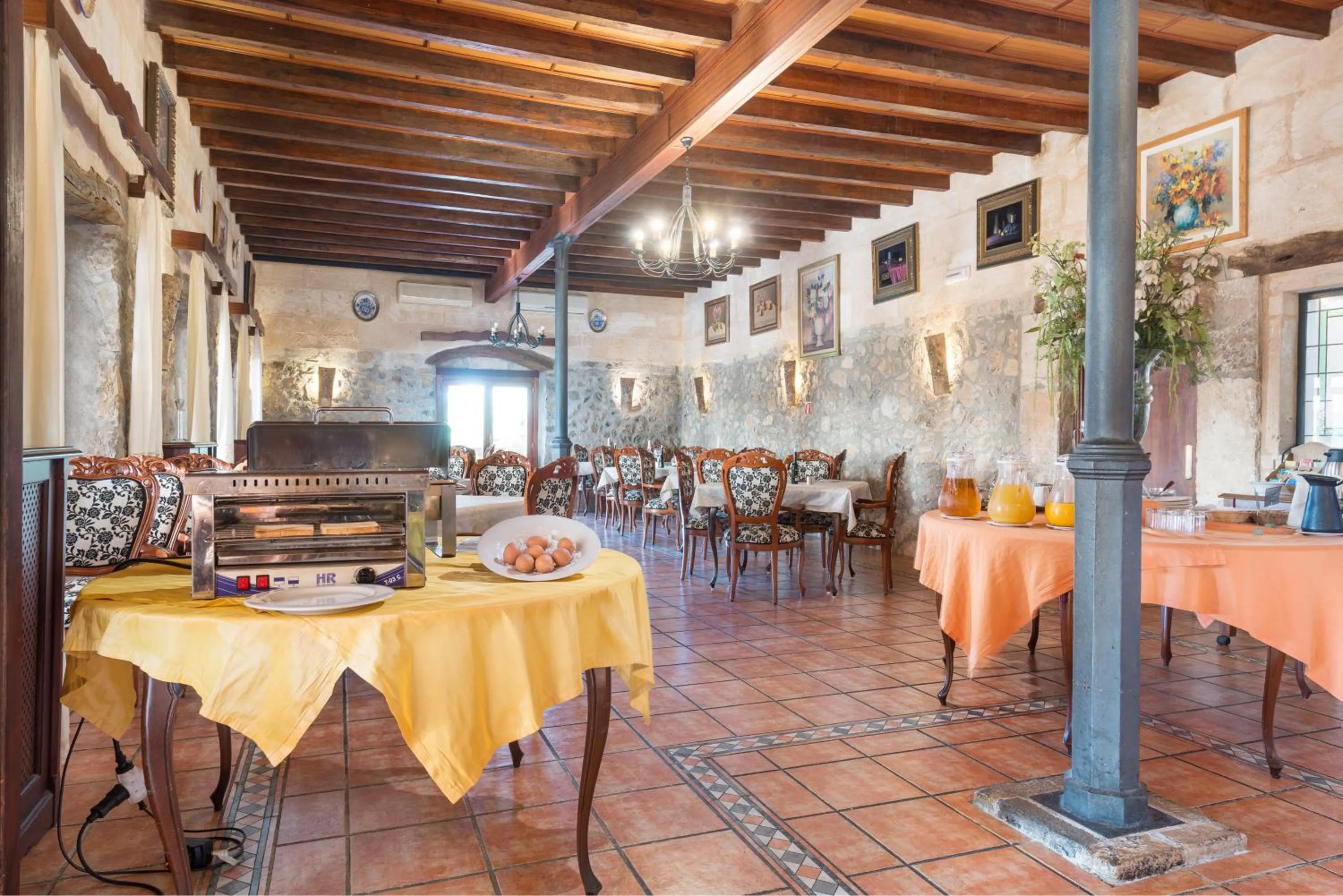 Restaurant/places to eat in Monnaber Nou Finca Hotel & Spa