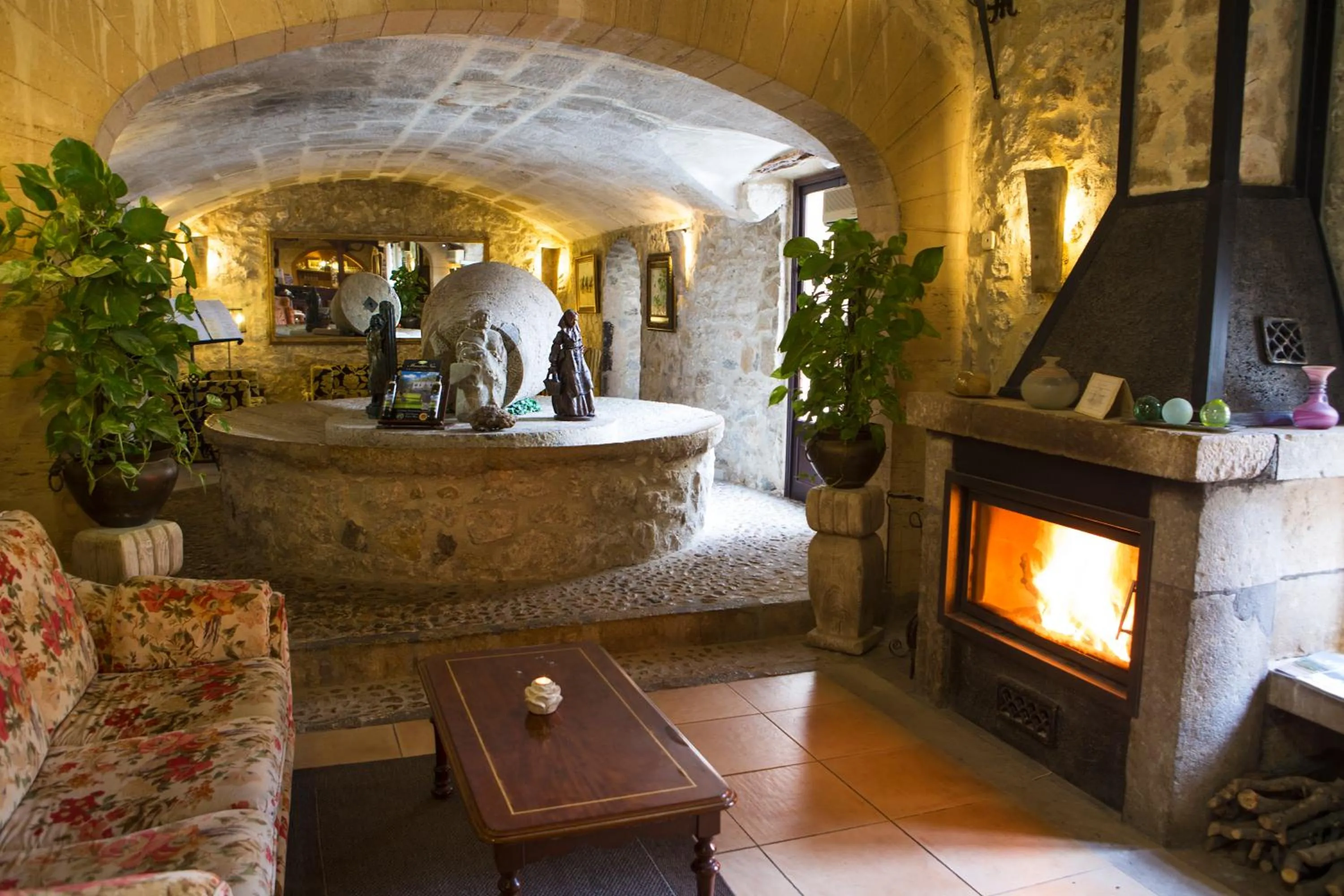 Lounge or bar in Monnaber Nou Finca Hotel & Spa