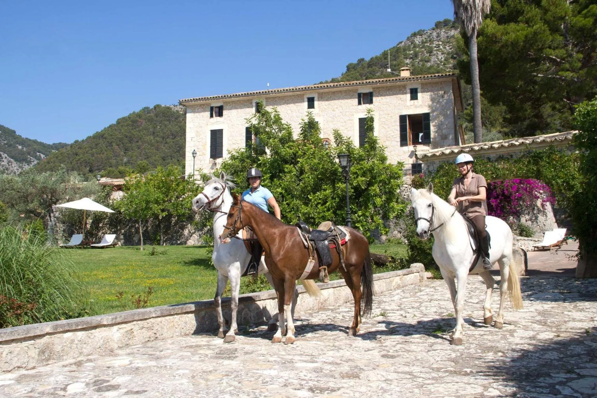 Horse-riding in Monnaber Nou Finca Hotel & Spa