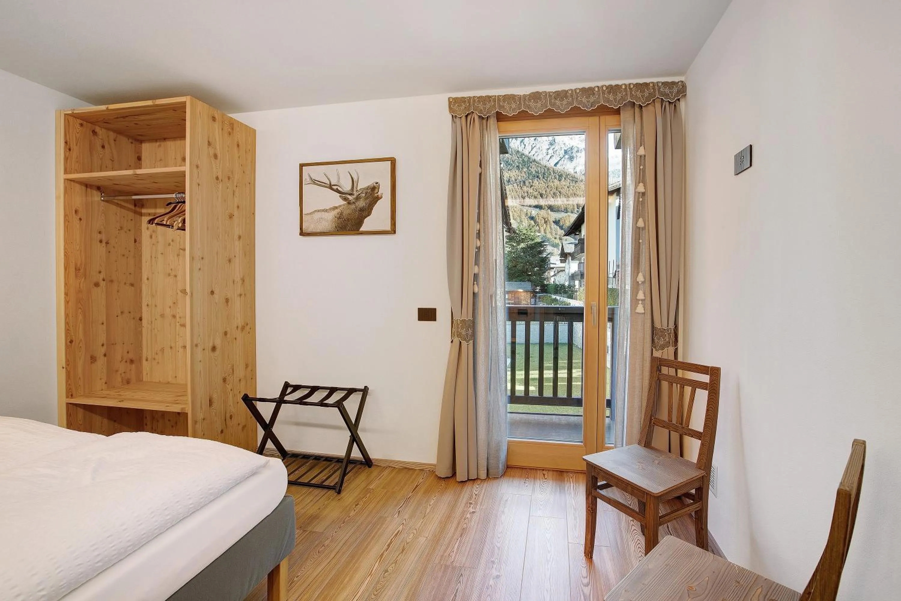 Property building, Bed in Olympic Chalet 11