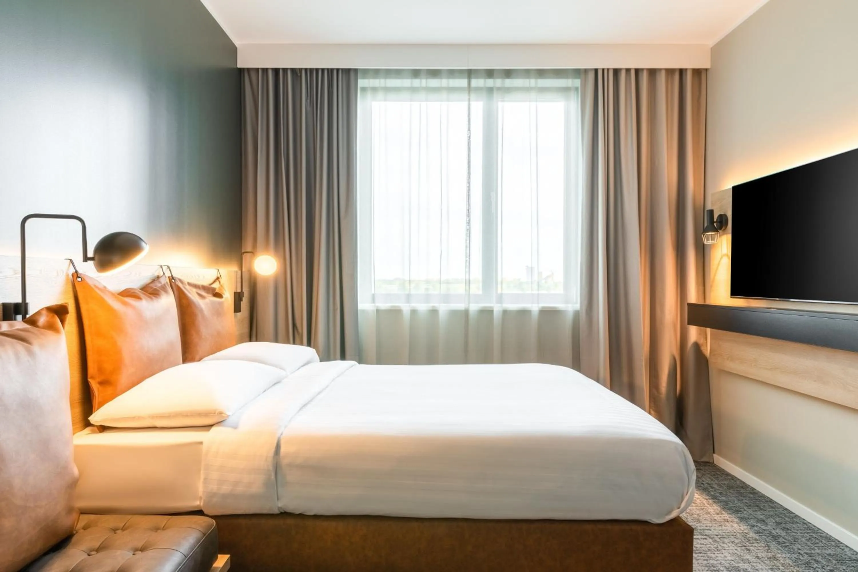 Photo of the whole room, Bed in Moxy Berlin Airport