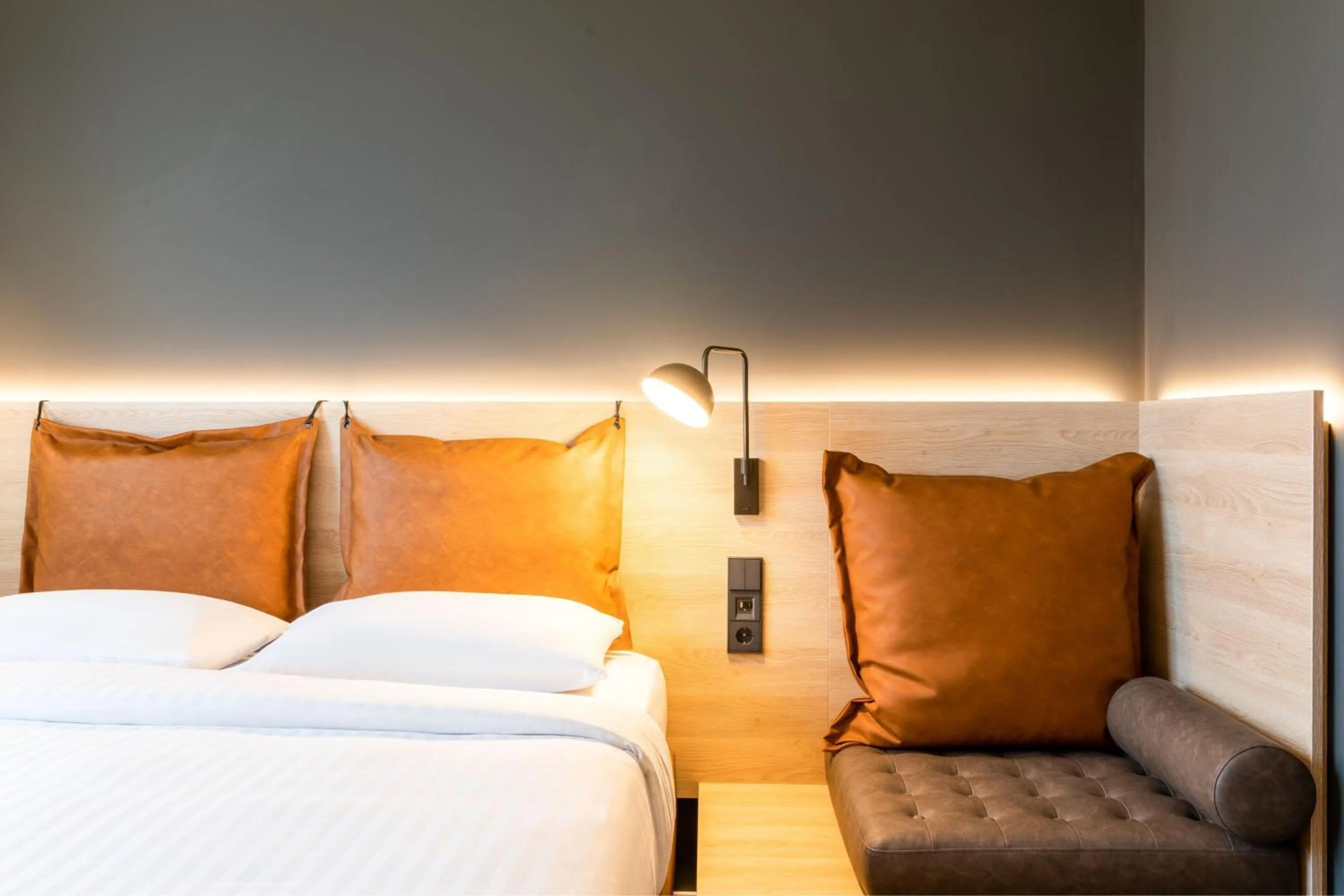 Photo of the whole room, Bed in Moxy Berlin Airport
