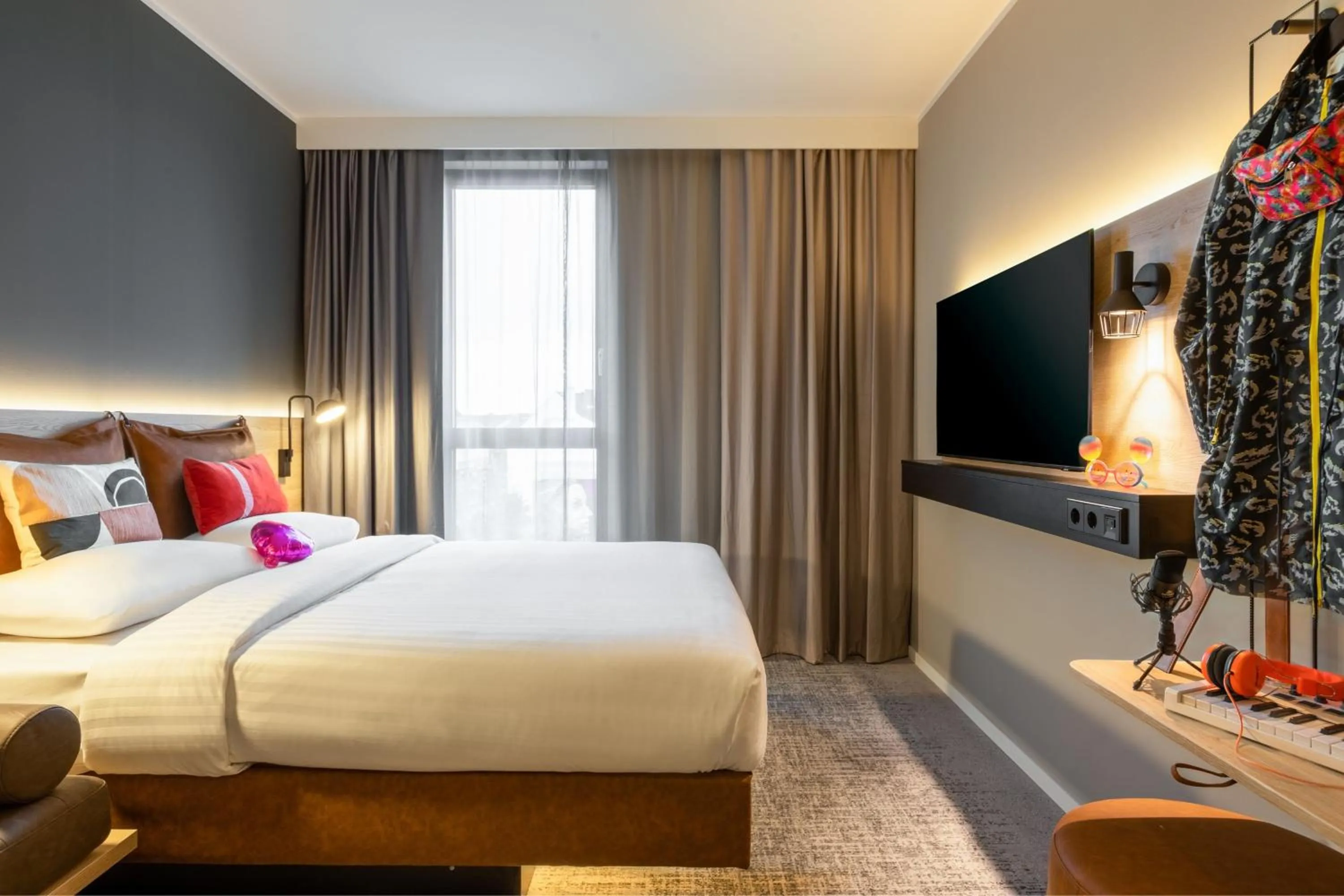 Photo of the whole room, Bed in Moxy Dortmund City