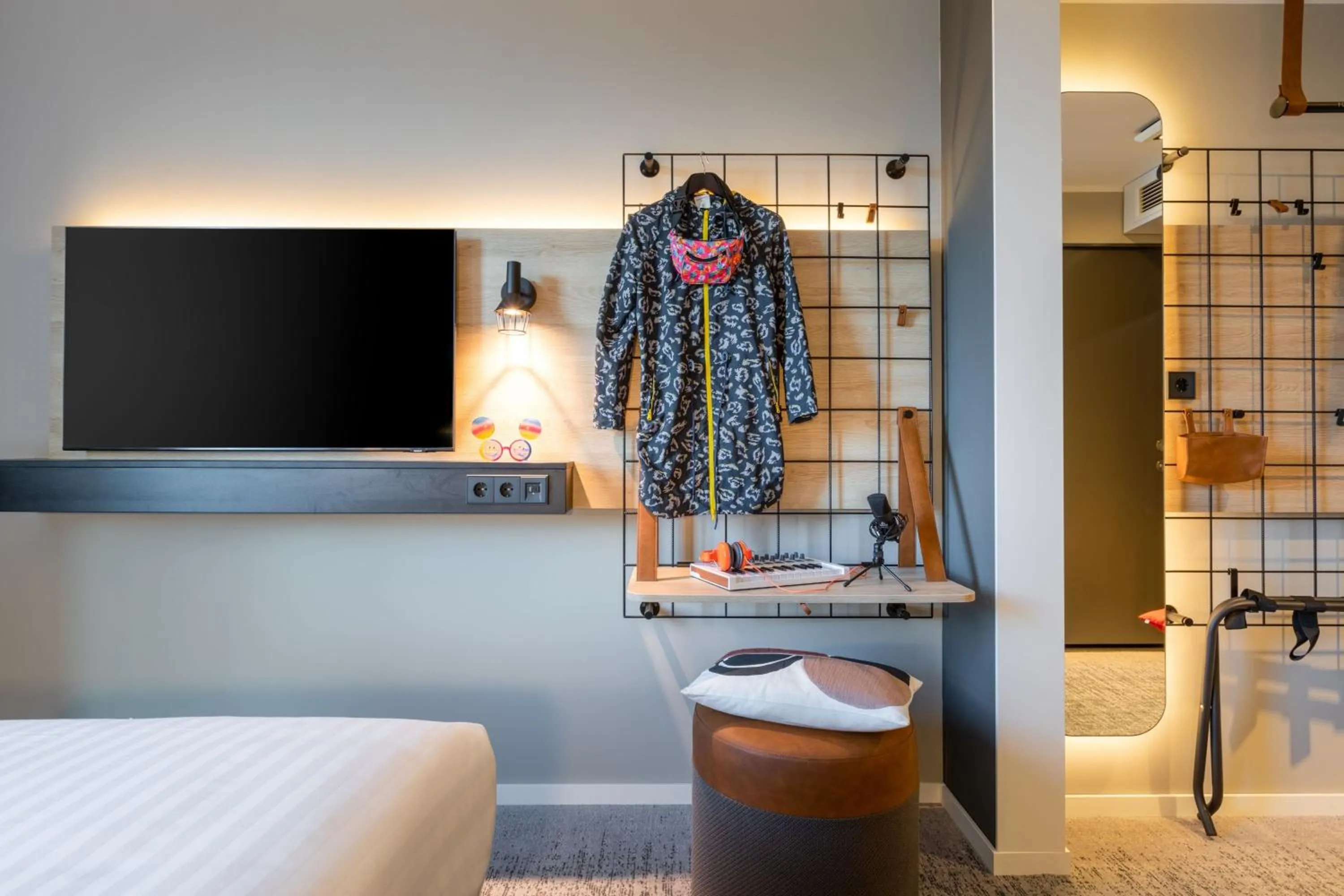 Photo of the whole room, Bed in Moxy Dortmund City