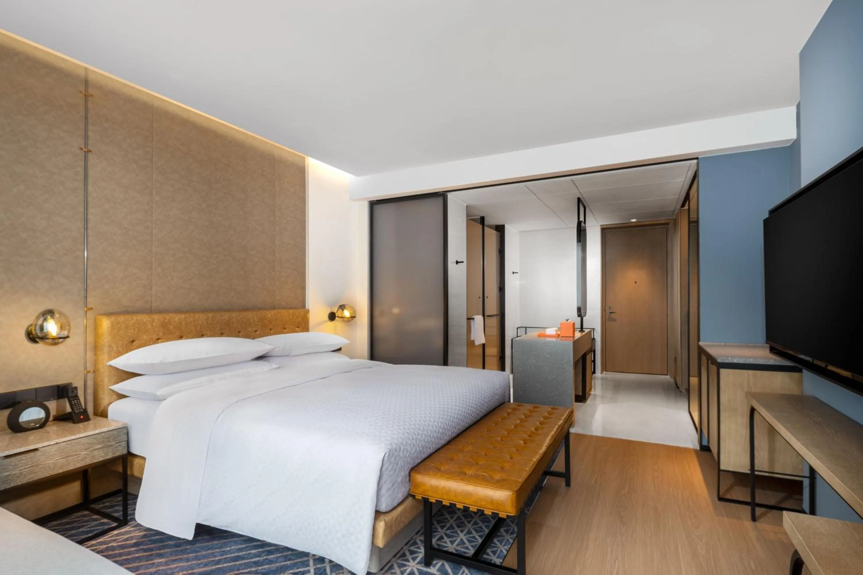 Photo of the whole room, Bed in Four Points by Sheraton Chongqing, Yongchuan