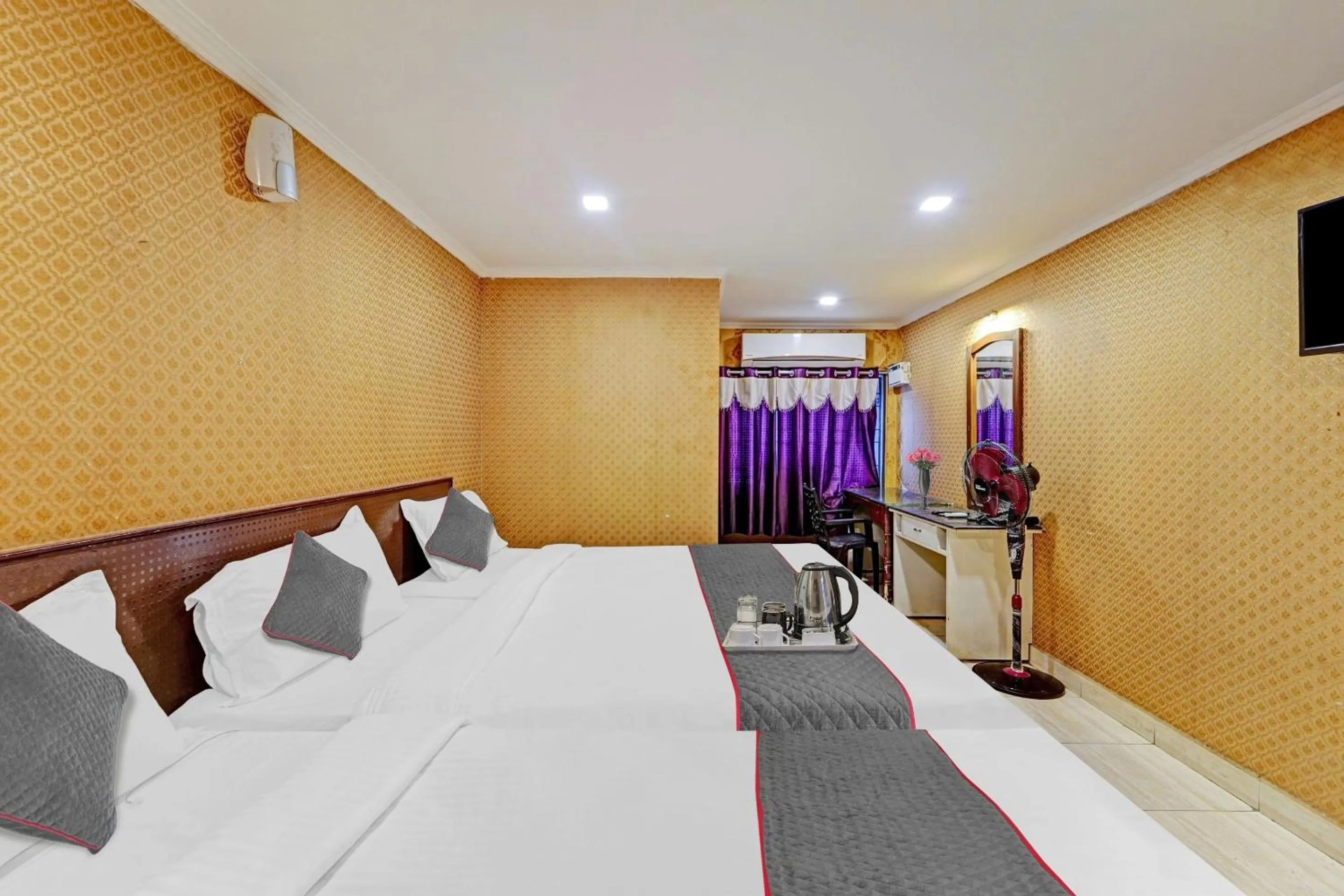 Bedroom in Collection O Pride Hospitality US Consulate