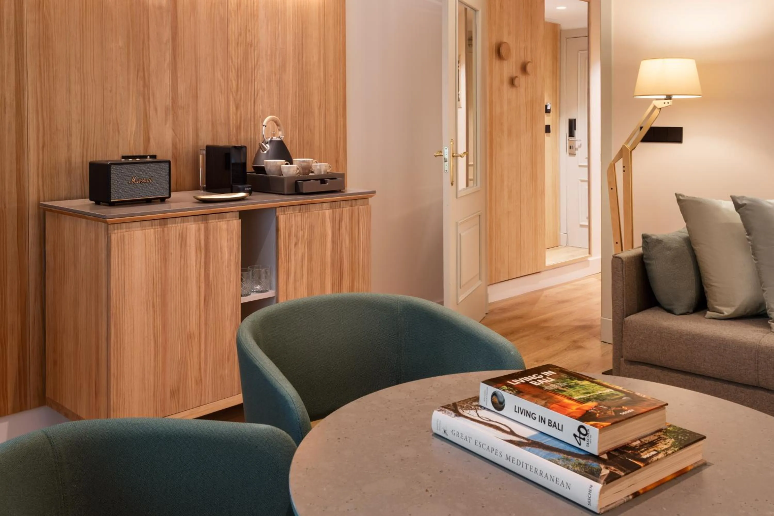 TV and multimedia in Melia Barajas